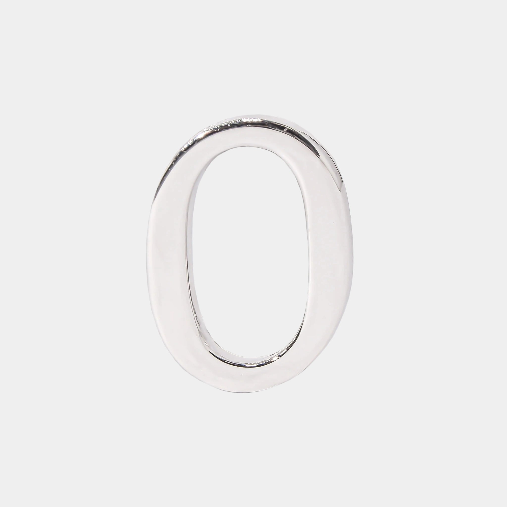 Ashna Mehta Alphabet Bag Bijoux Plain 18K White Gold, Letter O