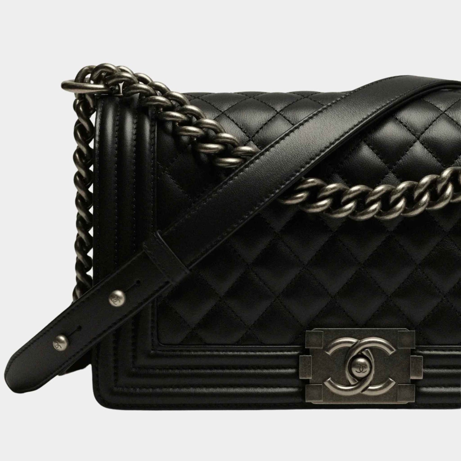 BOY CHANEL Handbag Calfskin Ruthenium-Finish Metal Black, Close