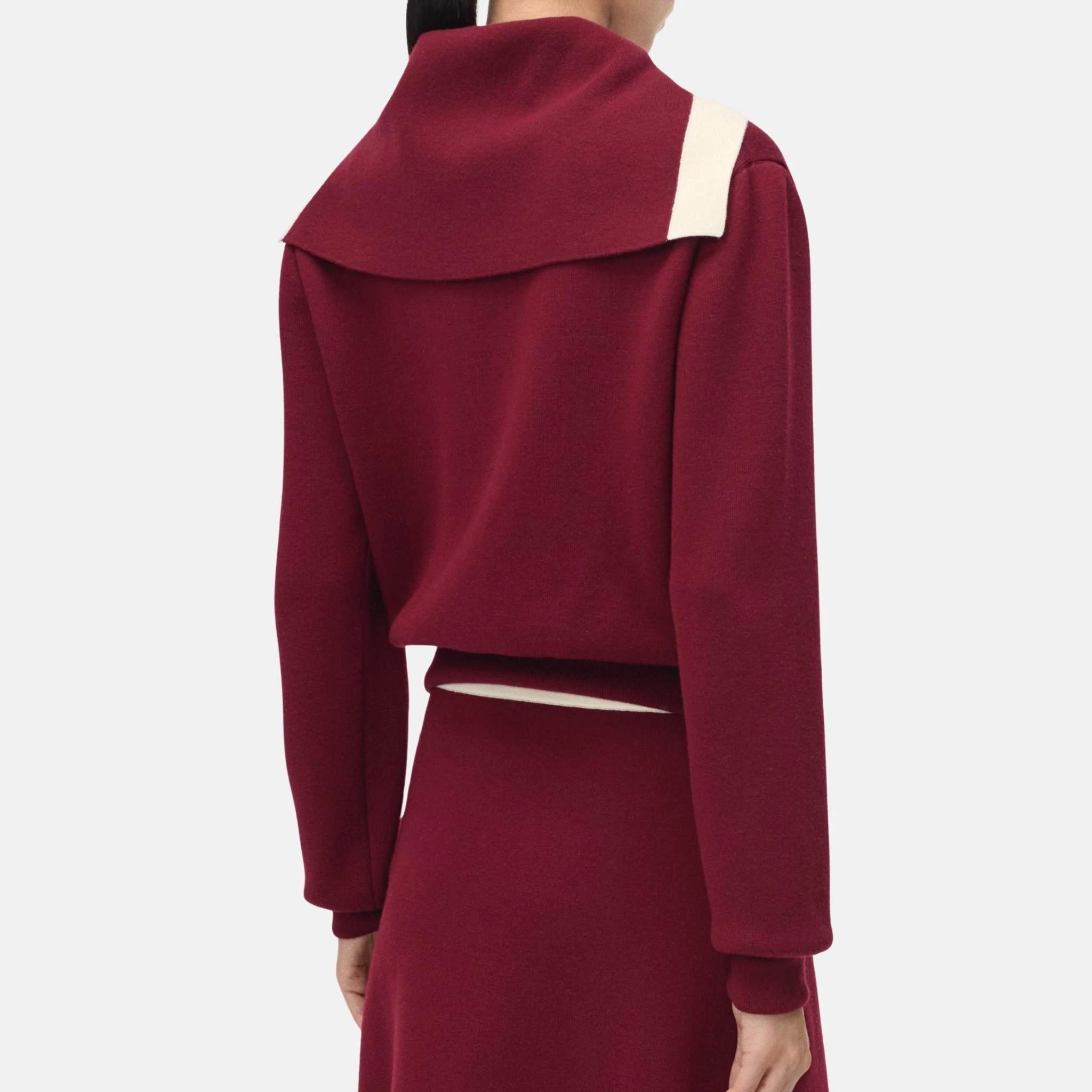 Chanel Cardigan Wool in Burgundy and White, Back