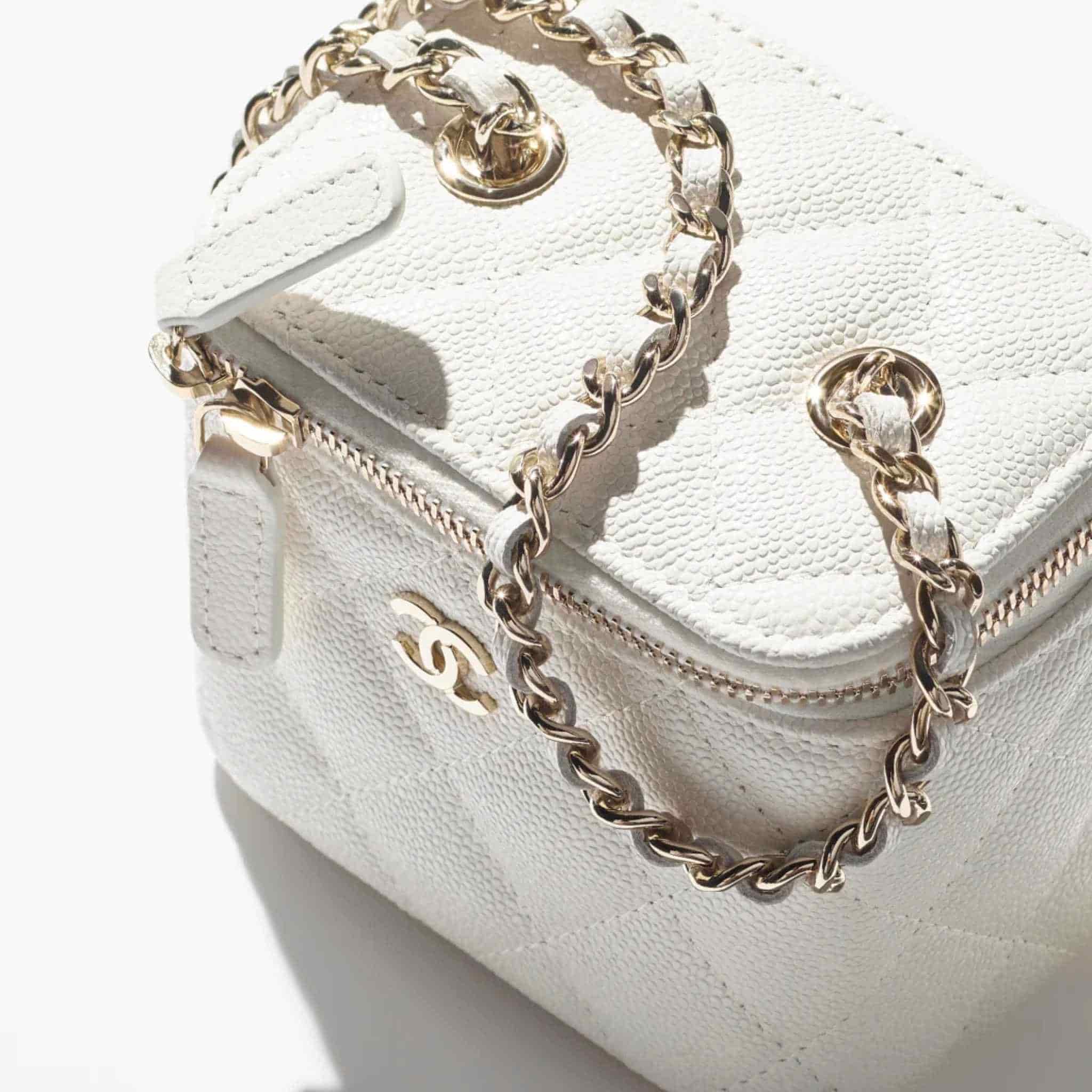 Chanel Classic Small Vanity With Chain, Close
