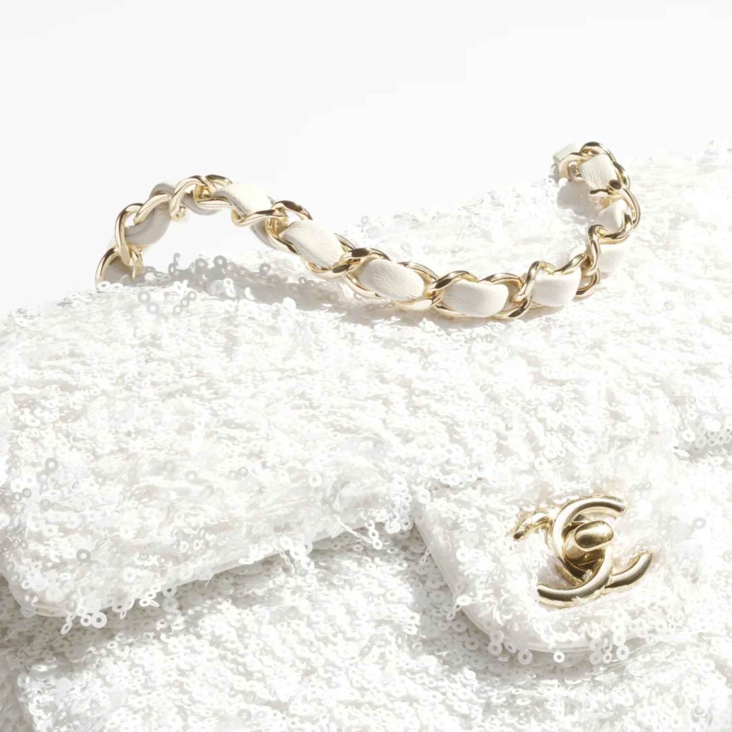 Chanel Evening Bag In Fringed Sequins & Gold Tone Metal, Close