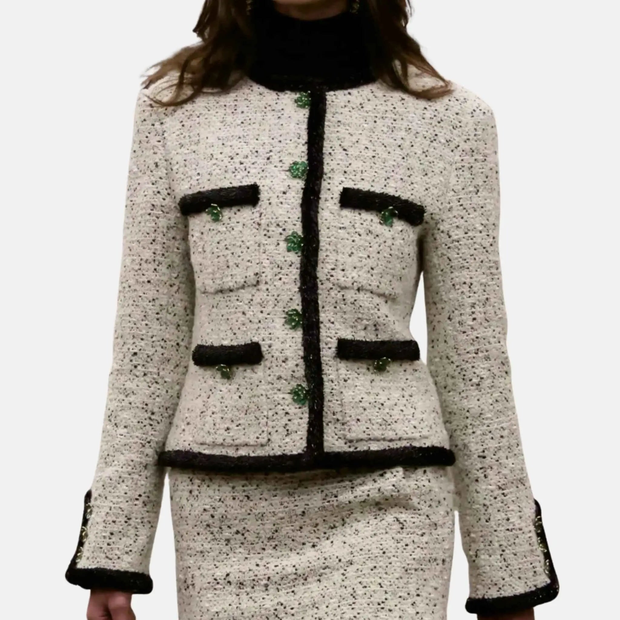 Chanel Jacket Tweed in White and Black