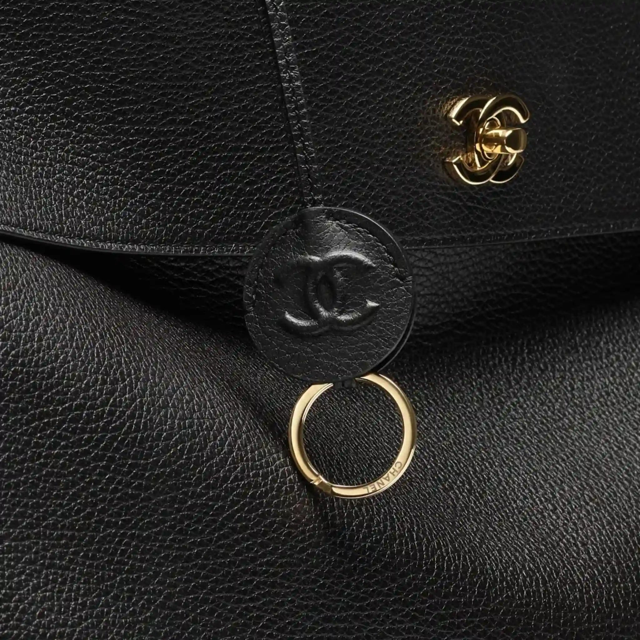 Chanel Large Tote Bag Grained Calfskin & Gold-Tone Metal Black
