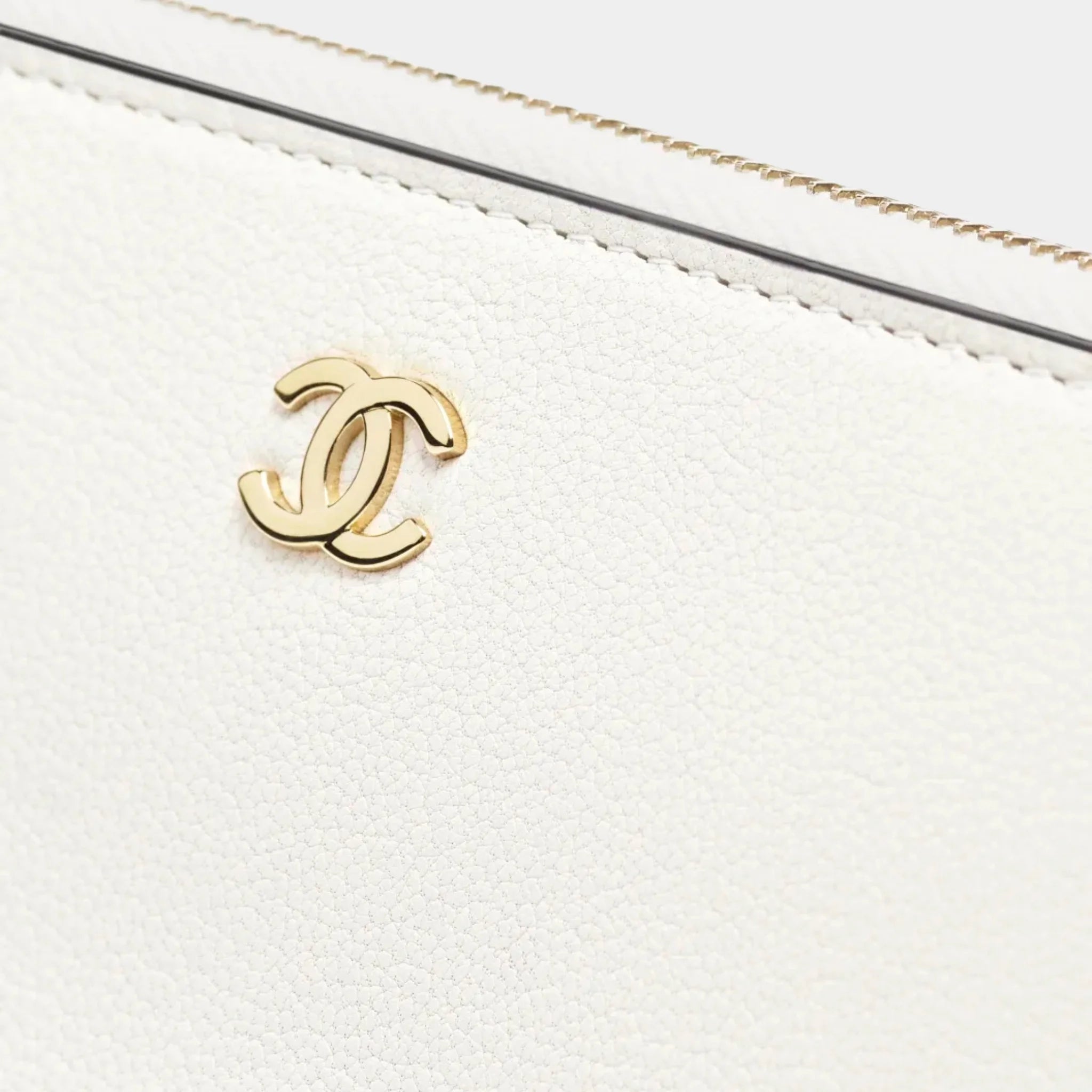 Chanel Long Zipped Wallet in White Black Grained Goatskin & Gold Metal, Front