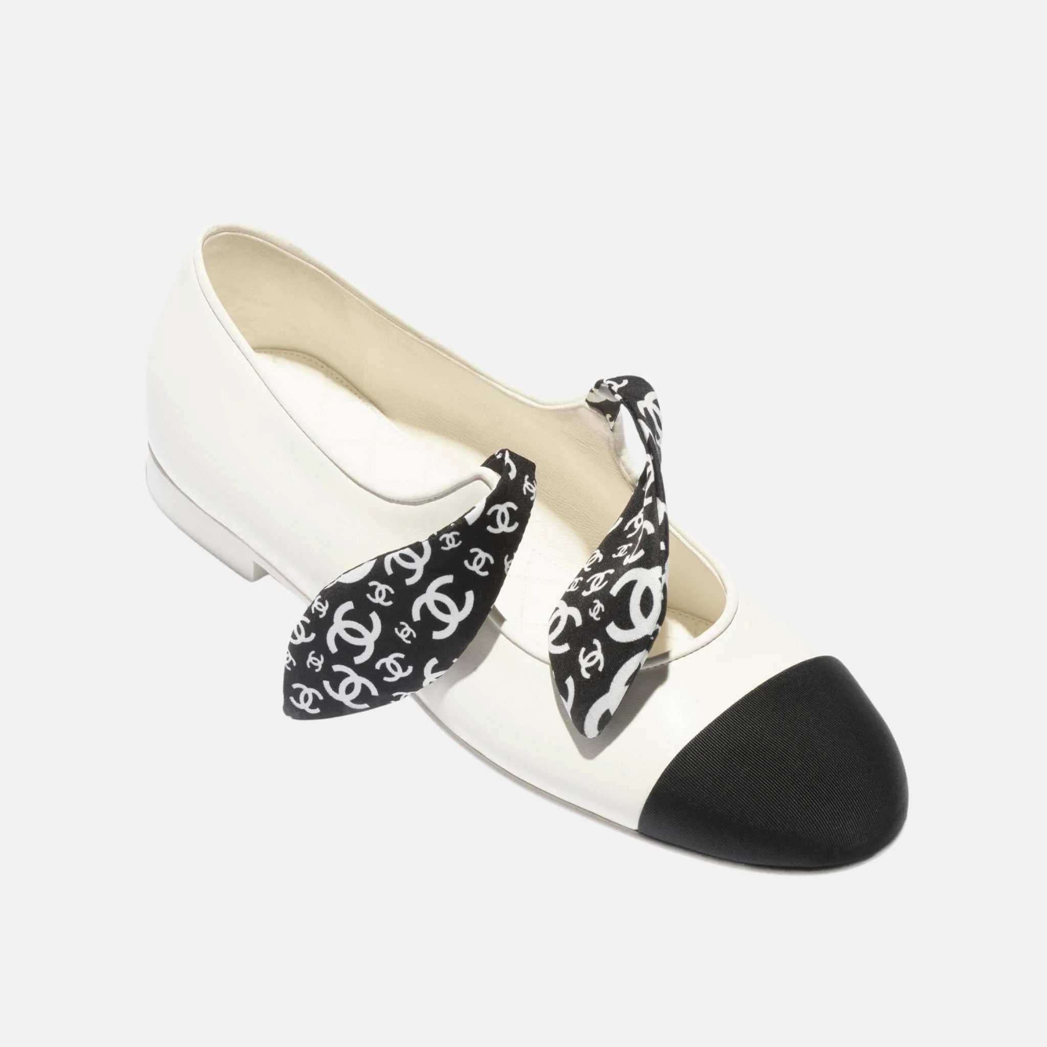 Mary Janes in Lambskin Silk and Grosgrain