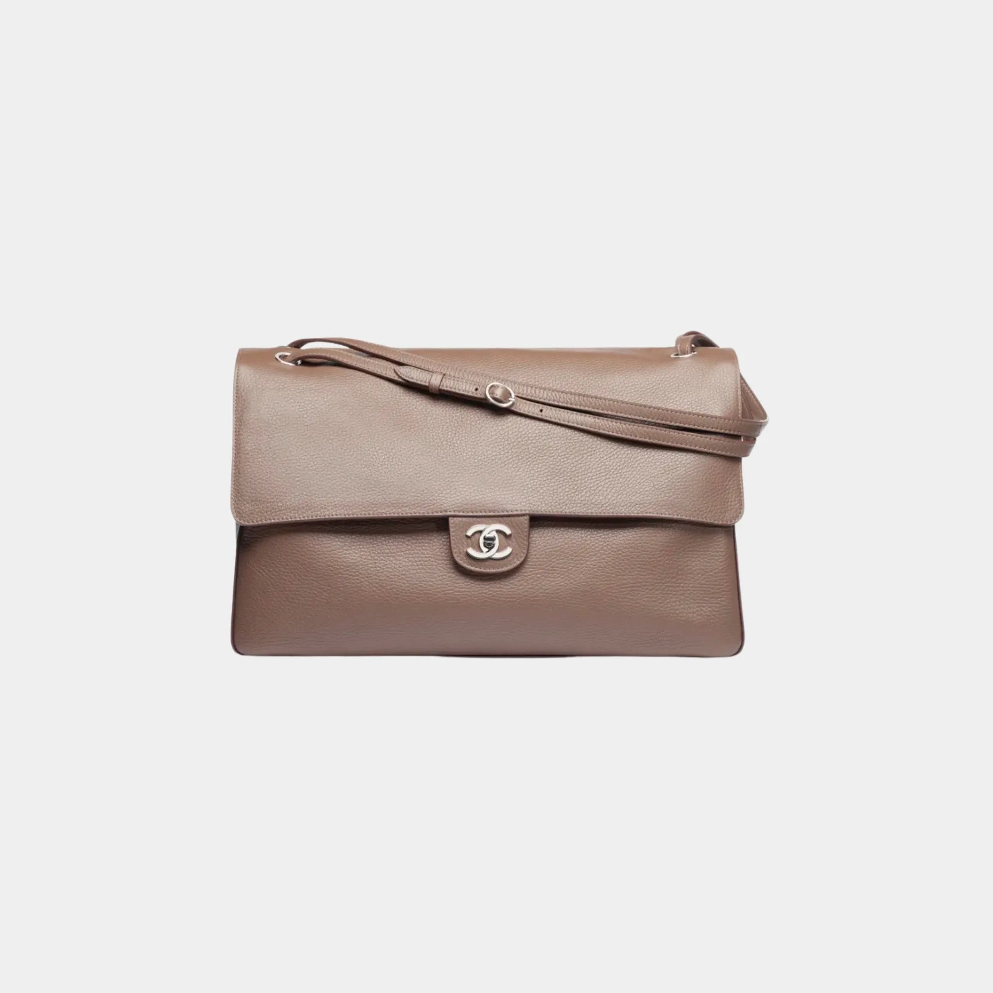 Chanel Maxi Flapbag in Grained Calfskin & Silver Metal, Light Brown, Front