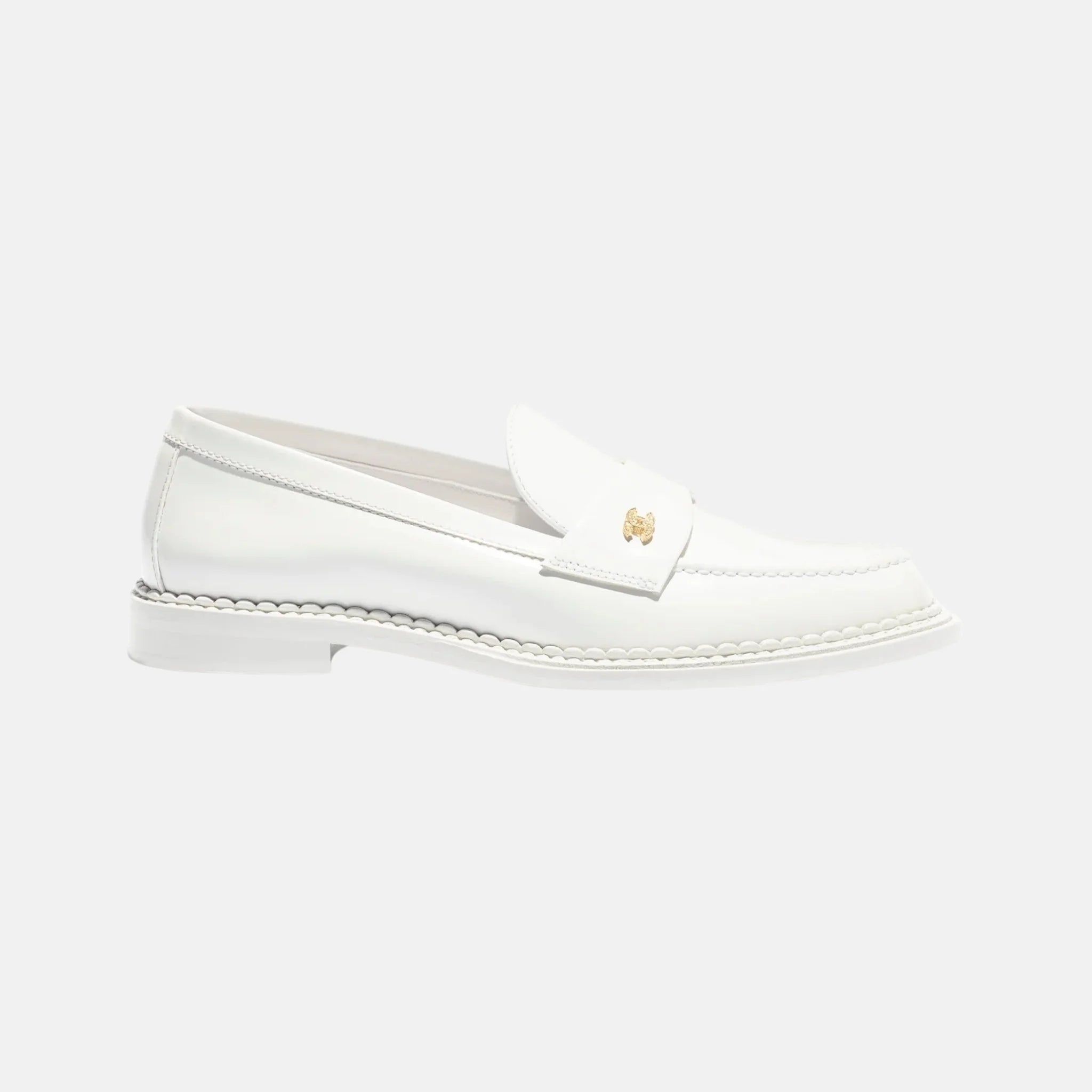 Chanel Moccasins Calfskin, White, Side