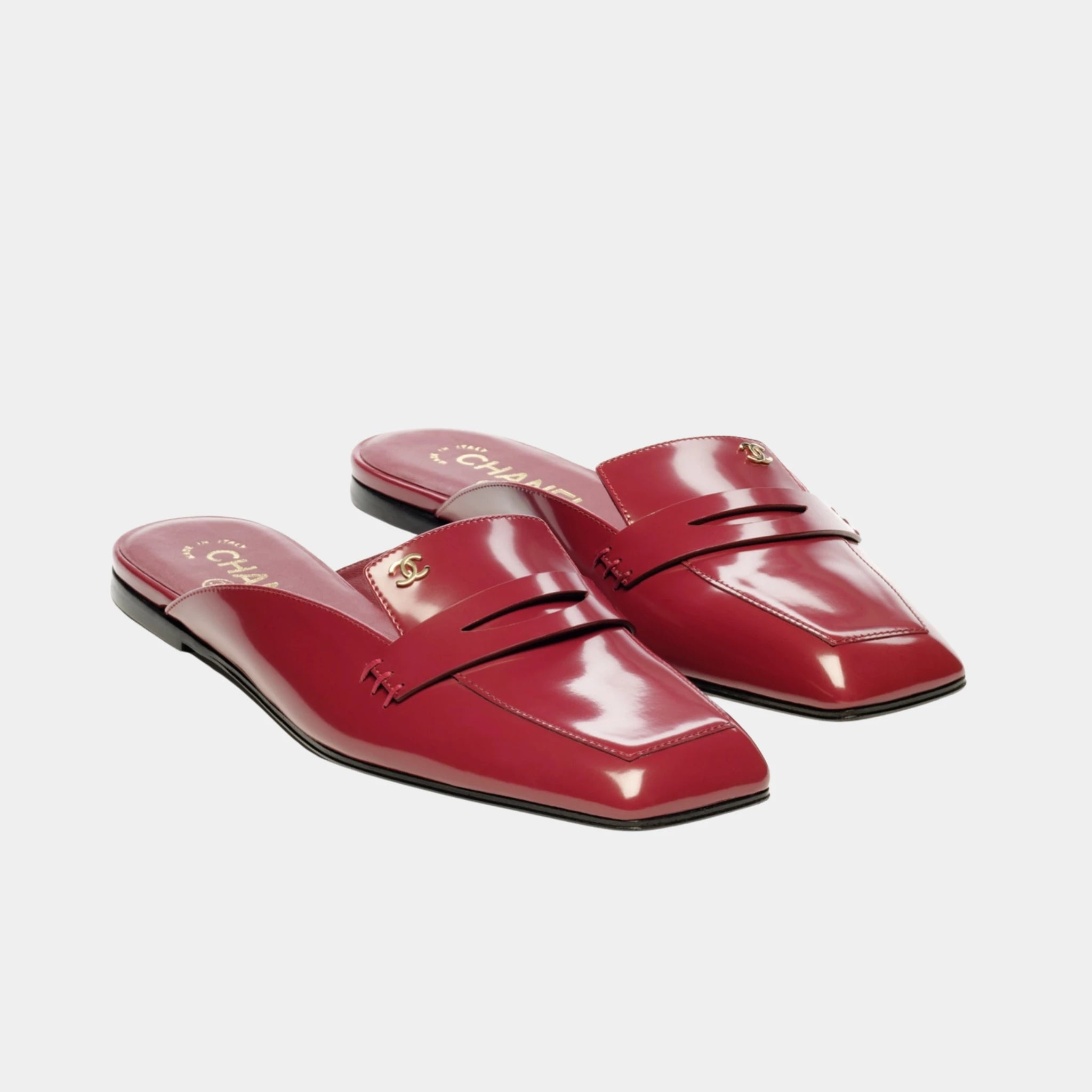 Chanel Mules in Shiny Calfskin, Burgundy, Front