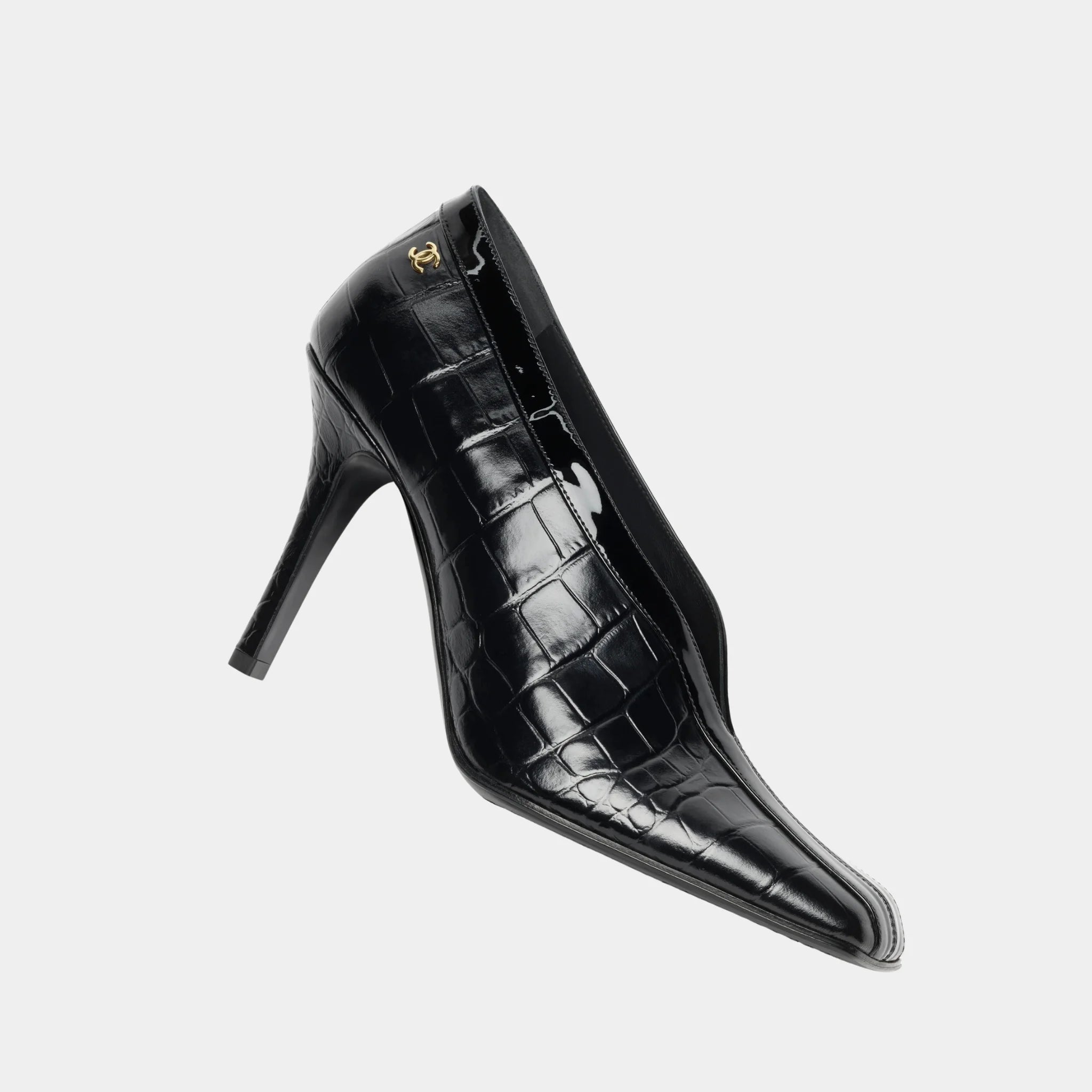 Chanel Pumps in Crocodile Embossed Calfskin & Patent Calfskin, Black, Front