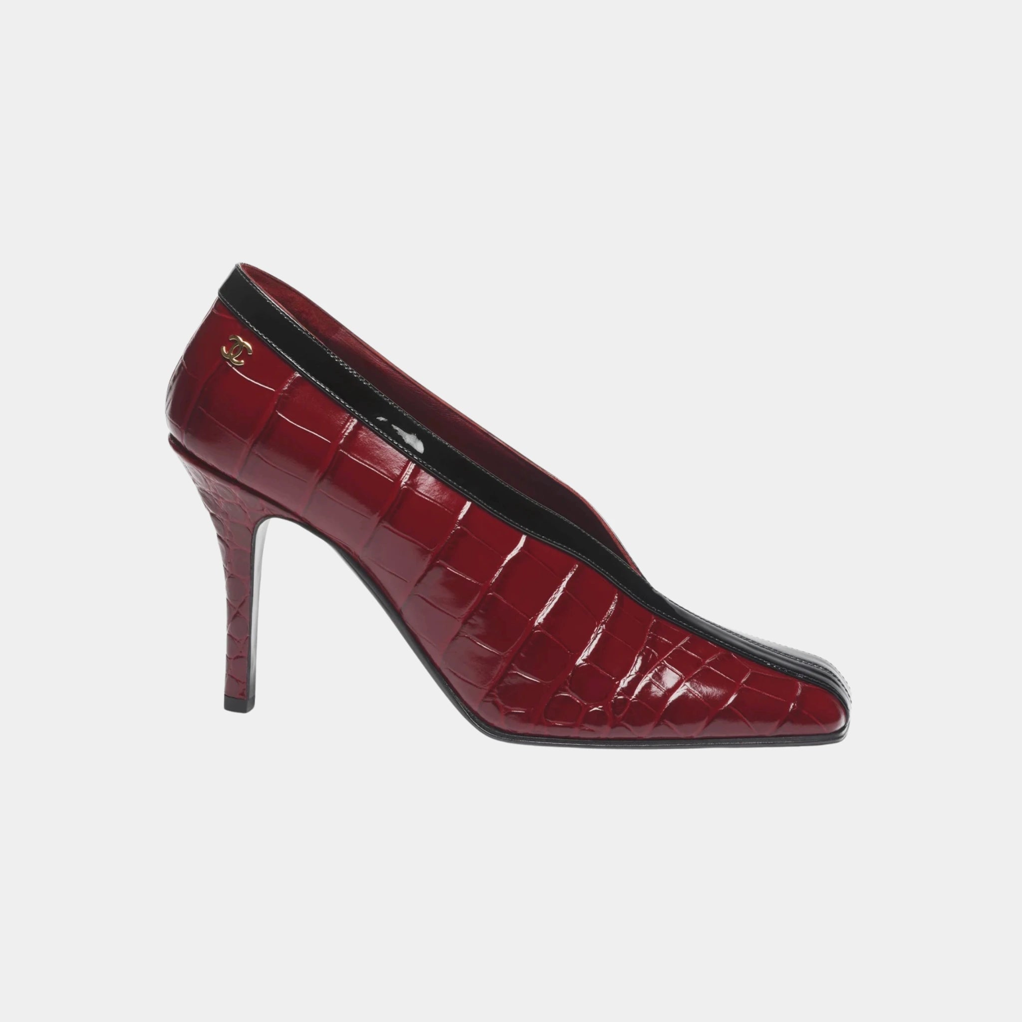 Chanel Pumps in Crocodile Embossed Calfskin & Patent Calfskin, Burgundy, Black, Side