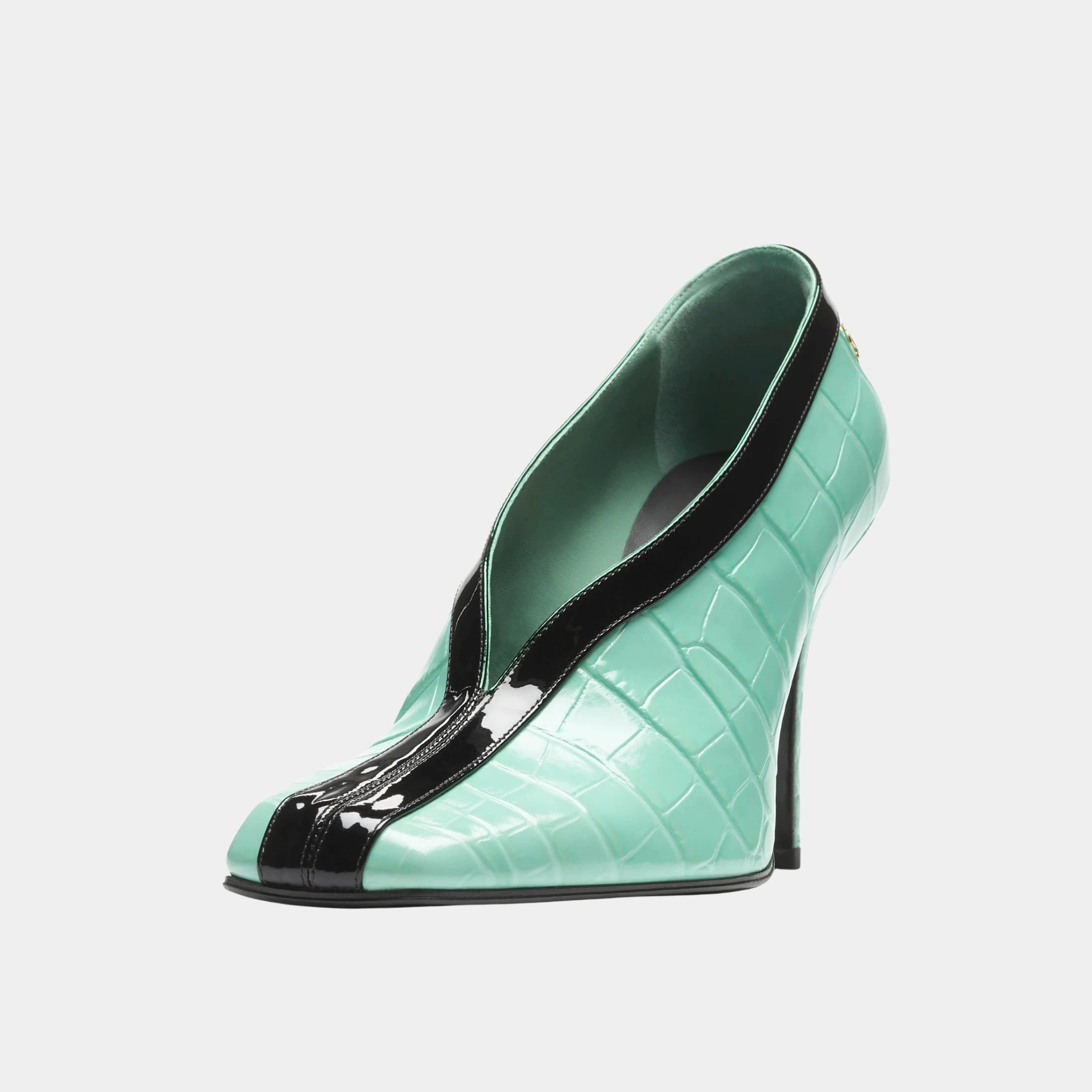 Chanel Pumps in Crocodile Embossed Calfskin & Patent Calfskin, Green Black, Front