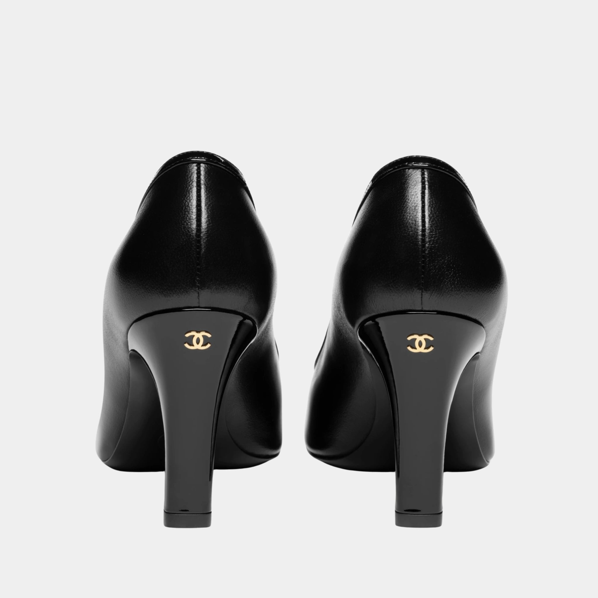 Chanel Pumps in Lambskin & Patent Calfskin, Black, Back