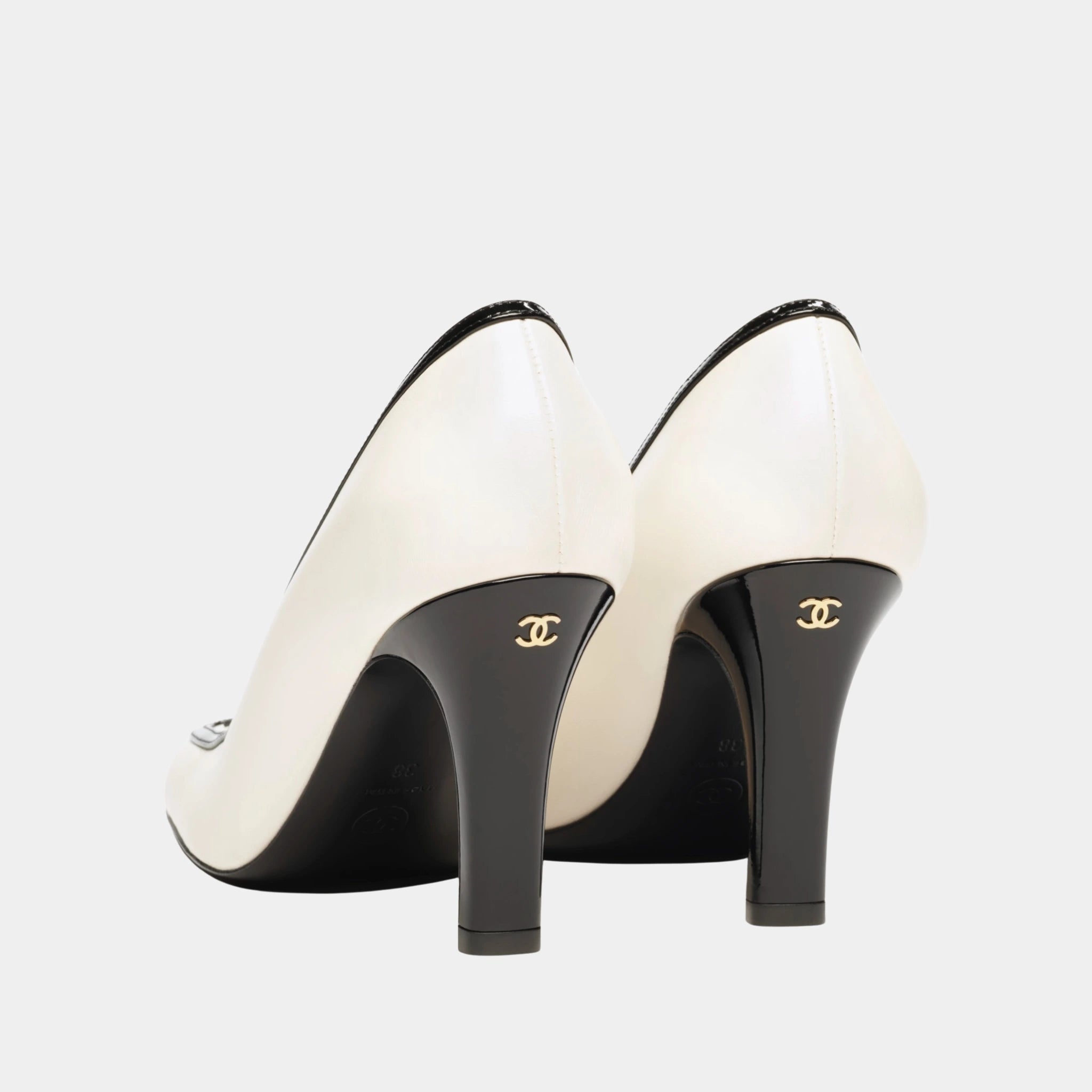 Chanel Pumps in Lambskin & Patent Calfskin, White Black, Back