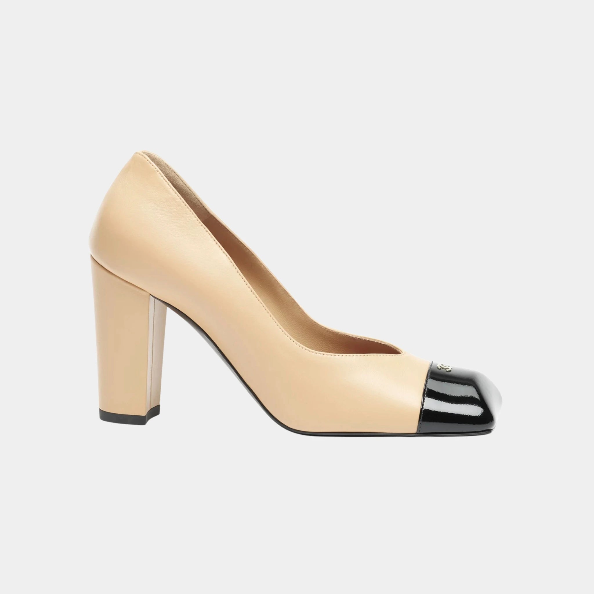 Chanel Pumps in Lambskin & Patent Calfskin, Beige, Black, Side