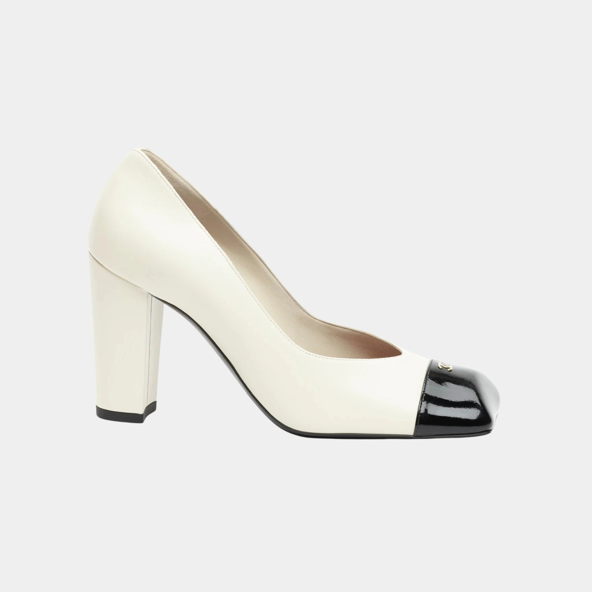 Chanel Pumps in Lambskin & Patent Calfskin, Ivory, Black, Side