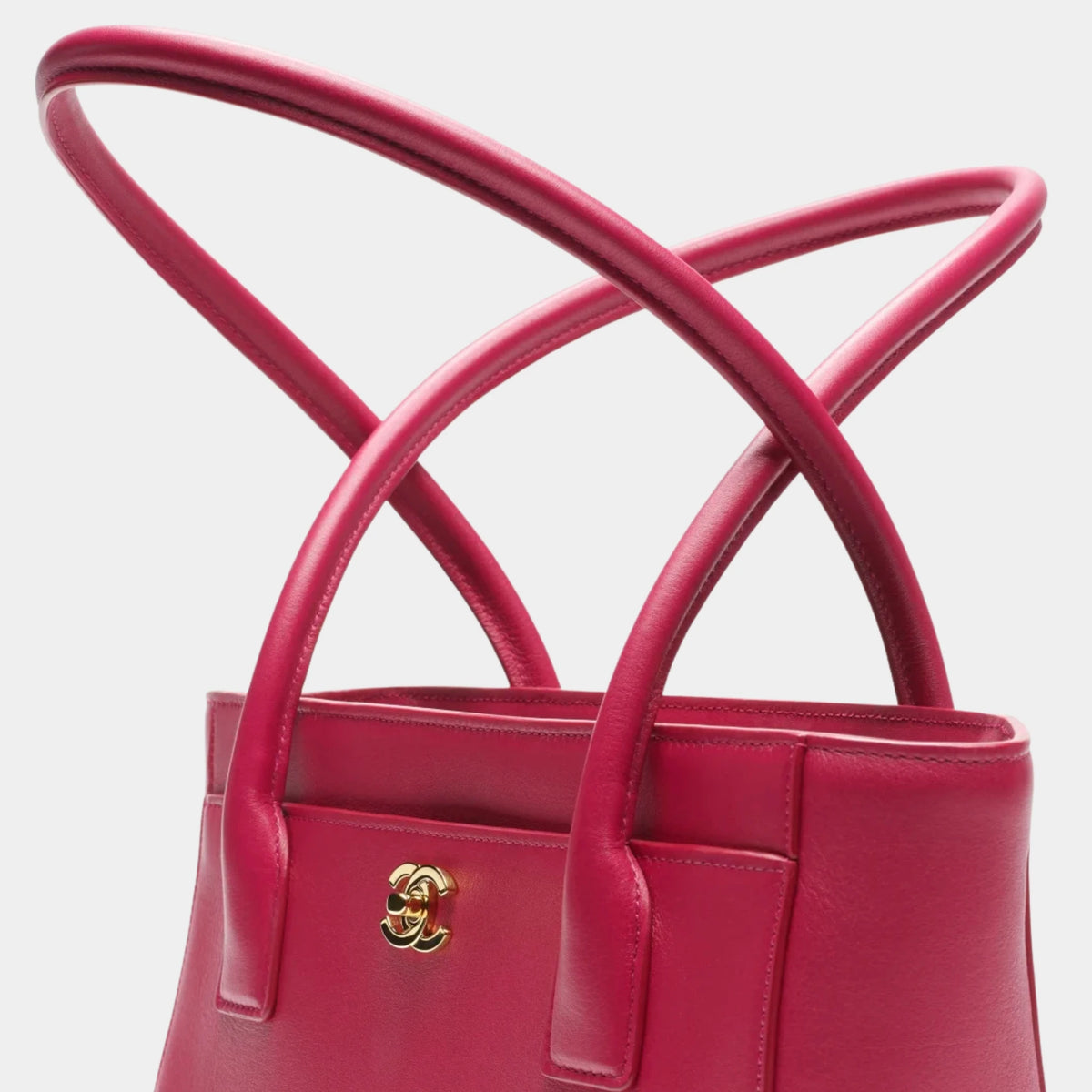 Chanel Small Tote Calfskin & Gold-Tone Metal Fuchsia, handle