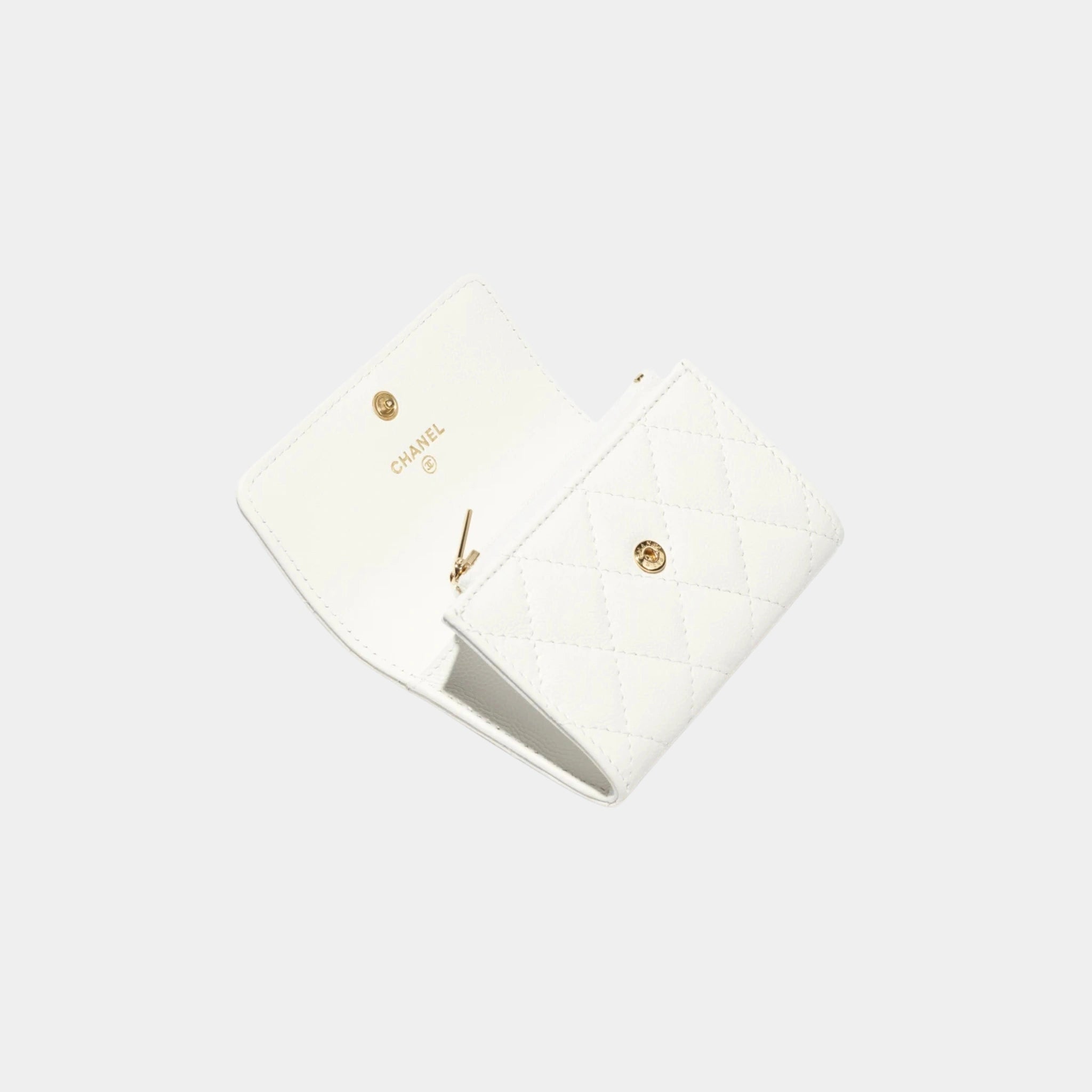 Chanel White Flap Card Holder in Grained Shiny Calfskin, White, Inside