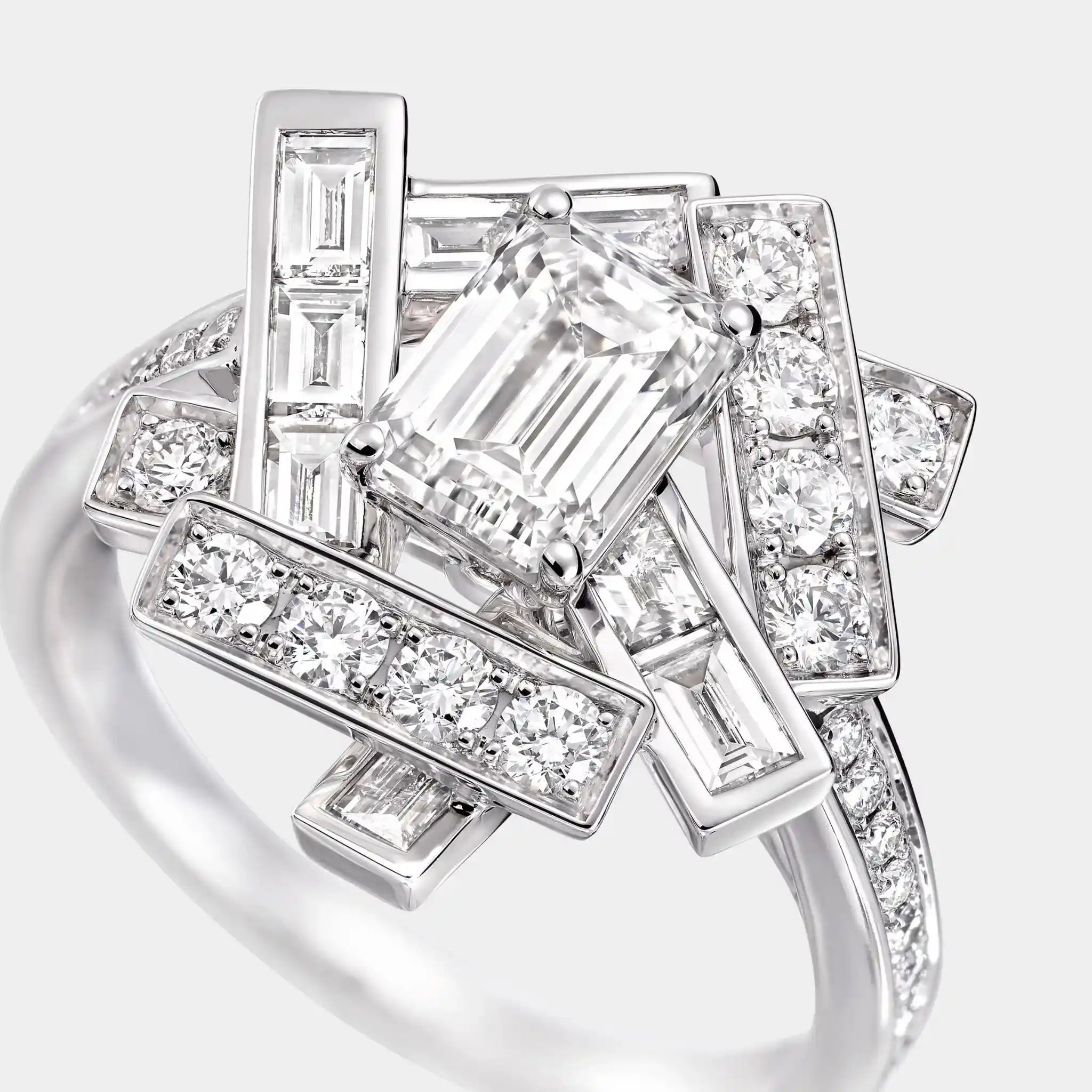 Graff Threads Diamond Ring, White Gold, Close