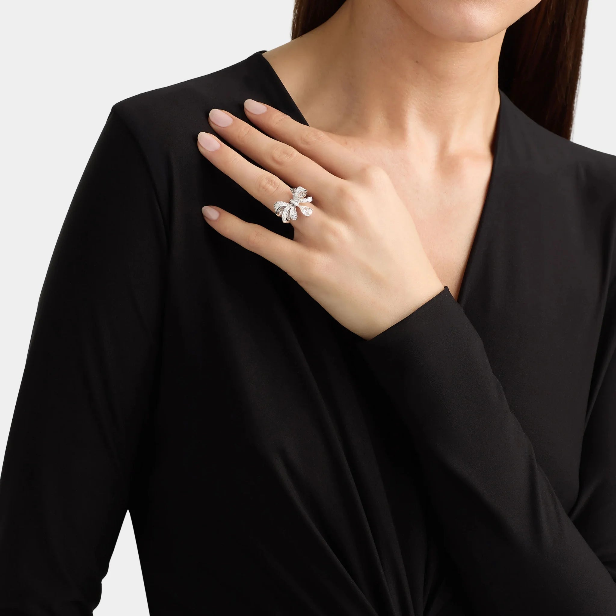 Graff Tildas Bow Classic Diamond Drop Ring, Model