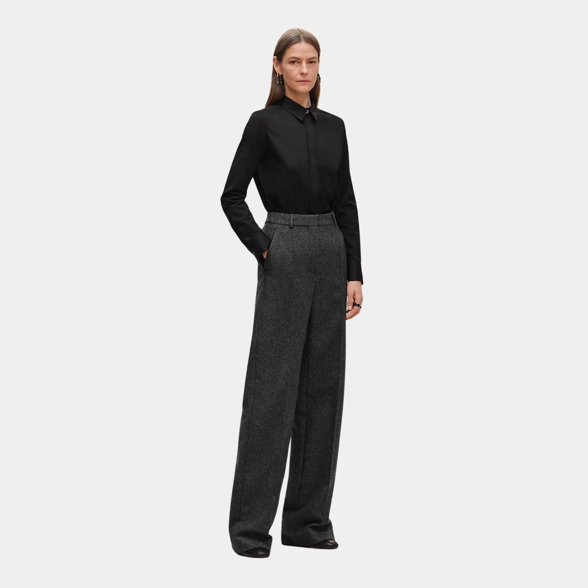 Hermes Micro Shirt in Cotton Twill, Noir, Model, Front