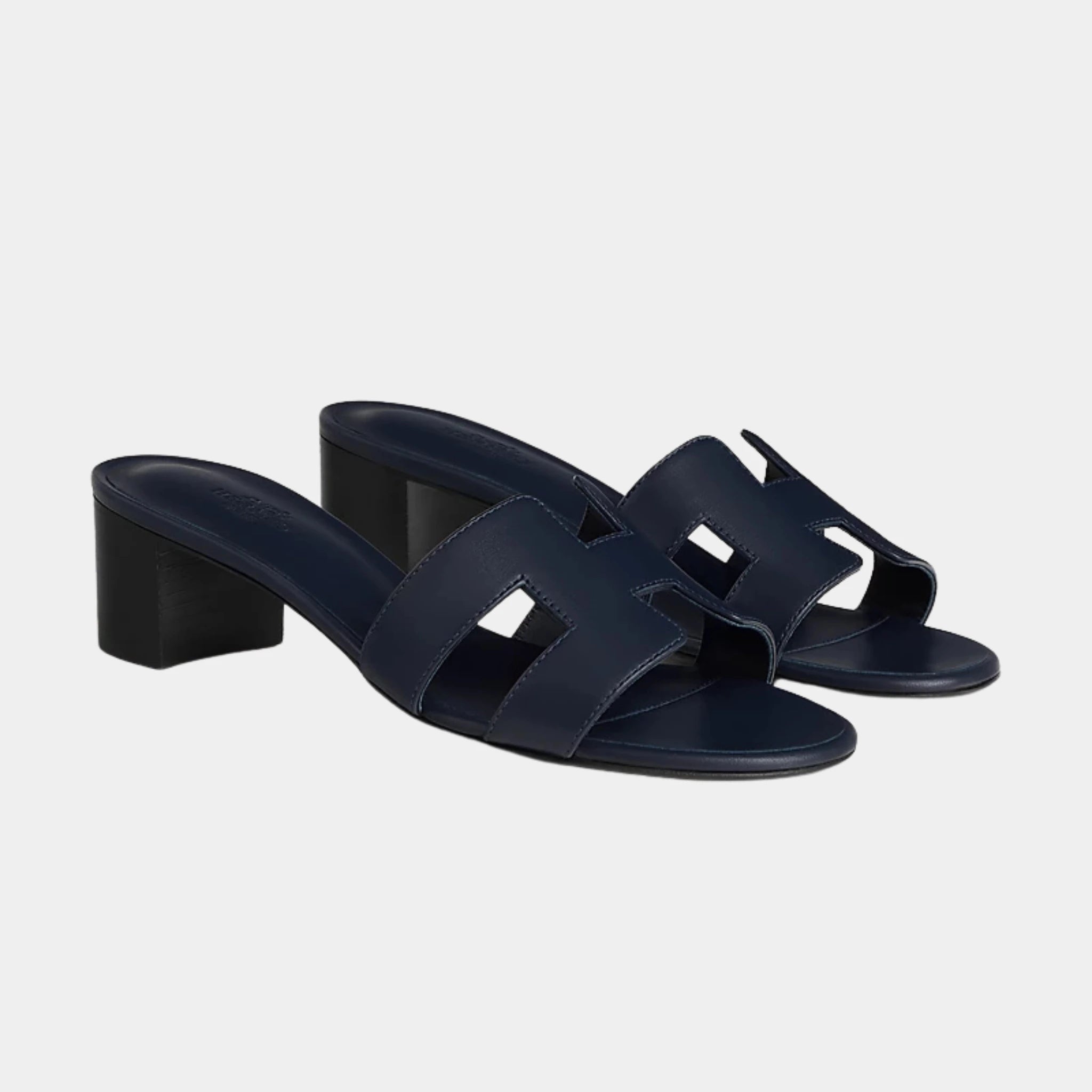 Hermes Oasis Sandals in Calfskin, Marine, Front