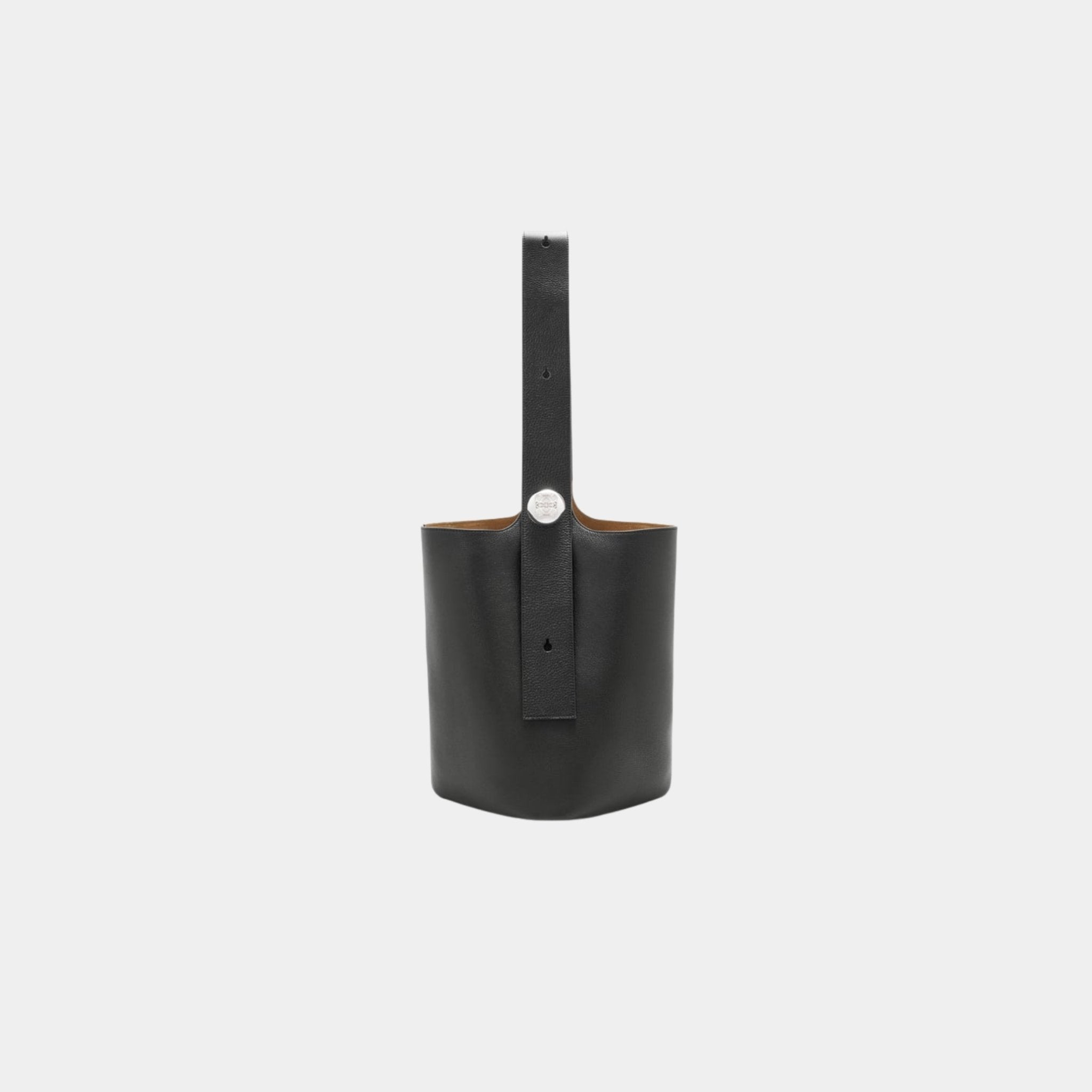 Loewe Large Pebble Bucket In Supple Grained Calfskin, Black, Front