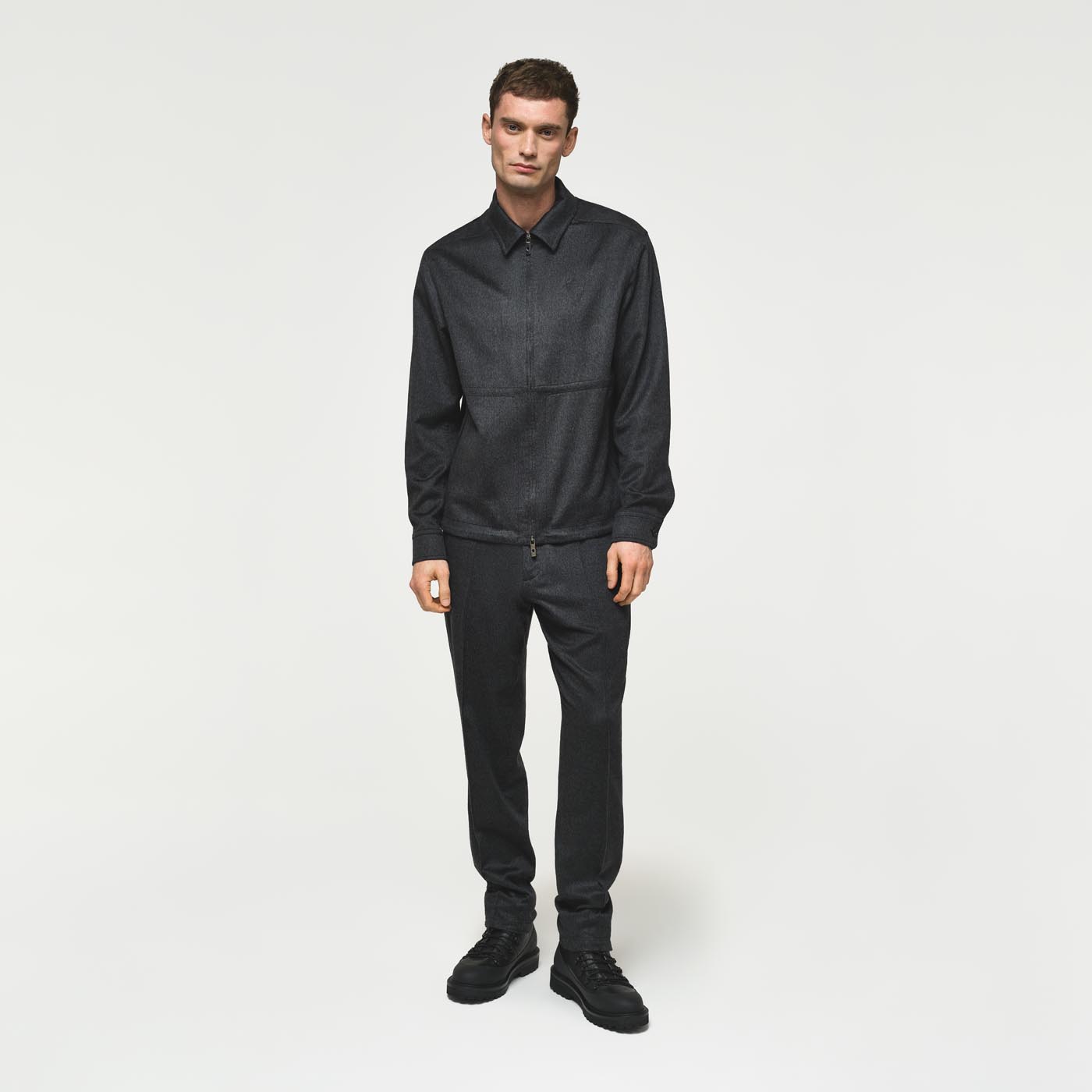 Ogier Courmayeur Zibellino Cashmere Pants Dark Grey , Model