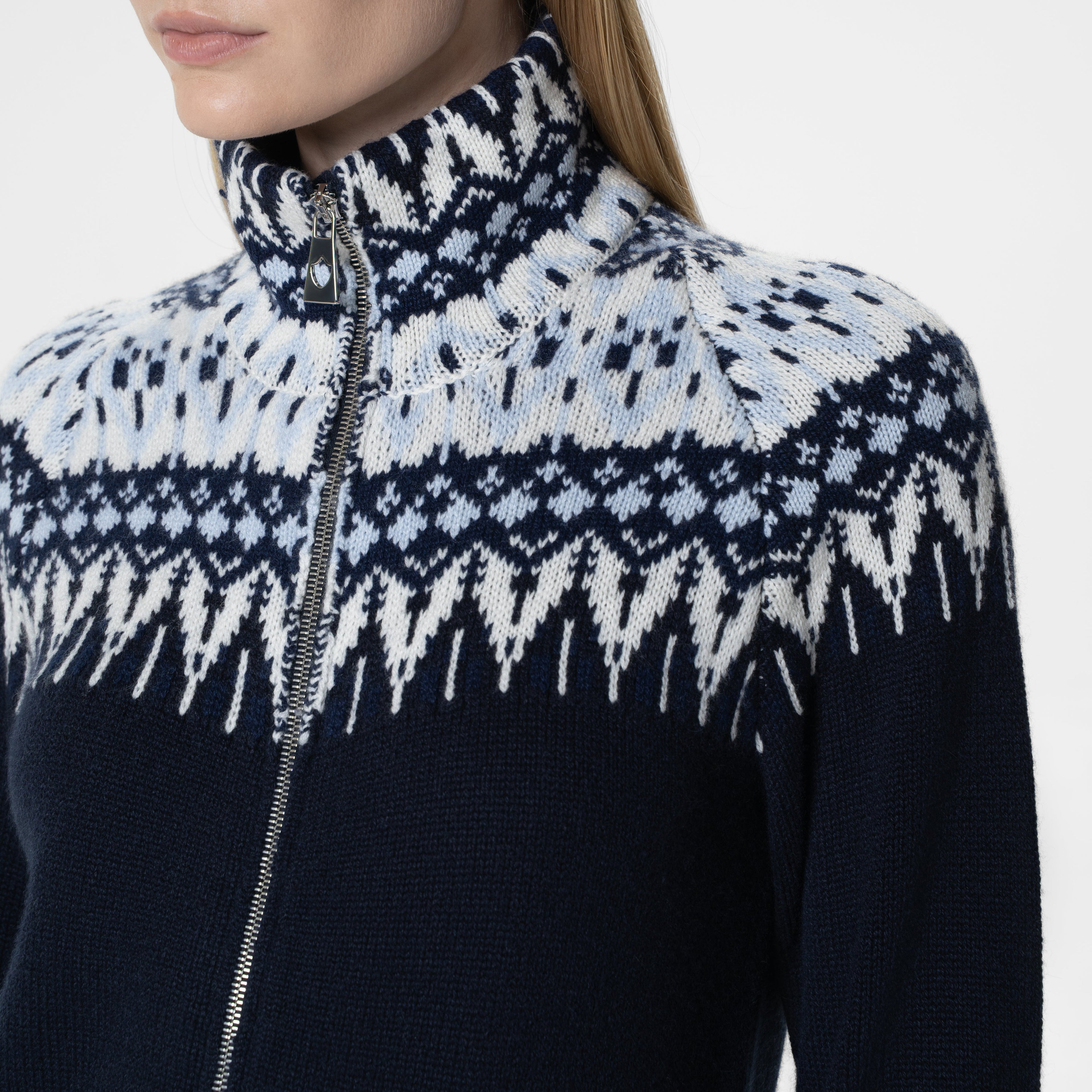 Ogier Vrony Sweater Cashmere , Navy, Model closeup