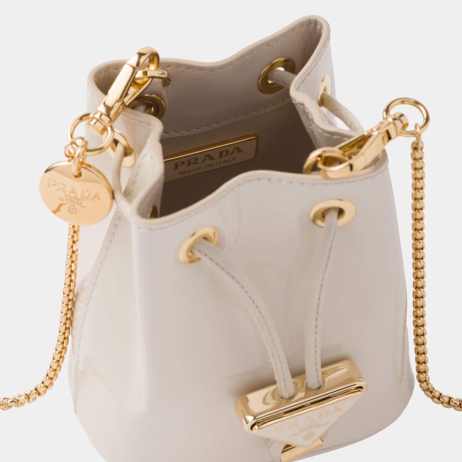 حقيبة Mini Pouch من الجلد اللامع