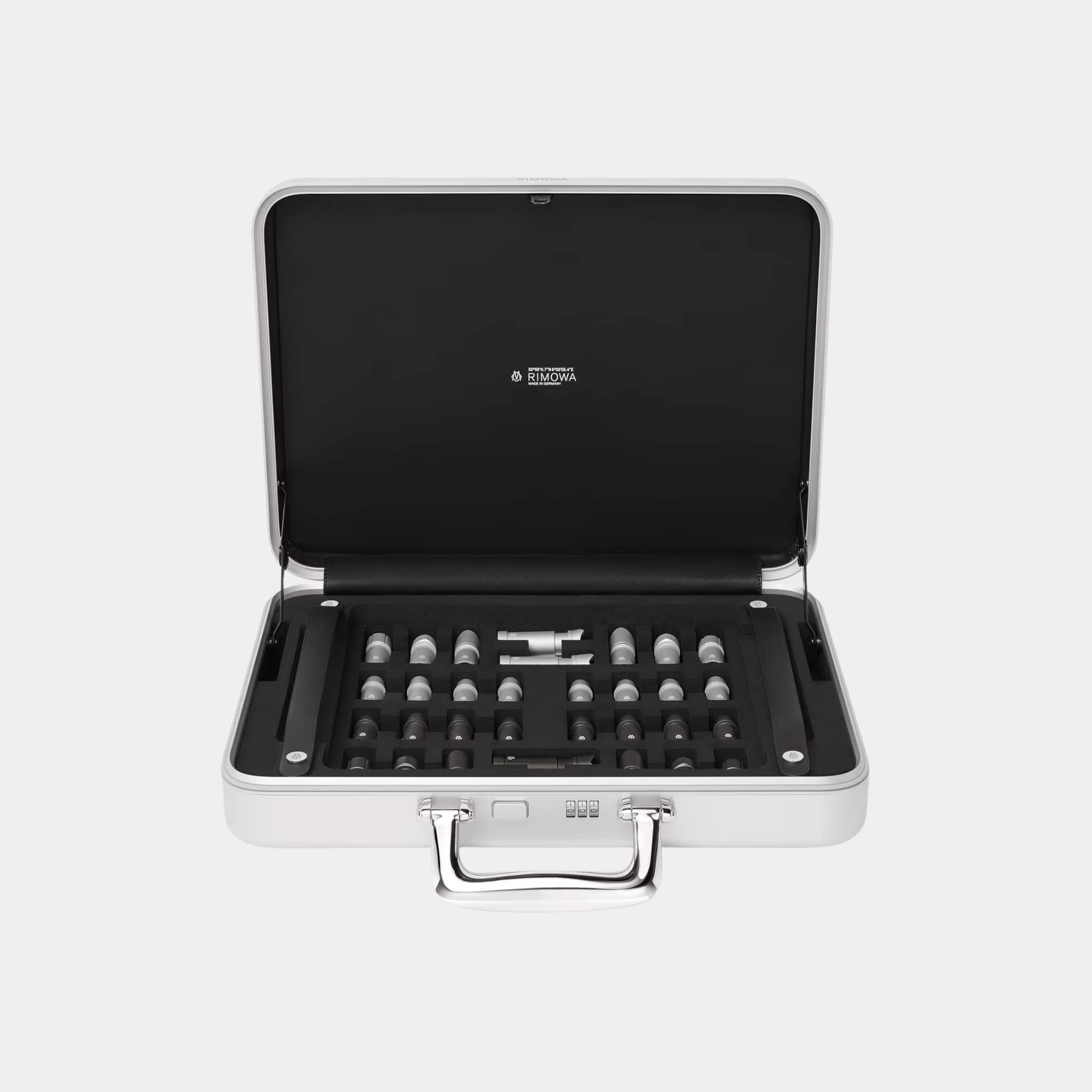 Rimowa Chess Attache Aluminium, Chess Pieces