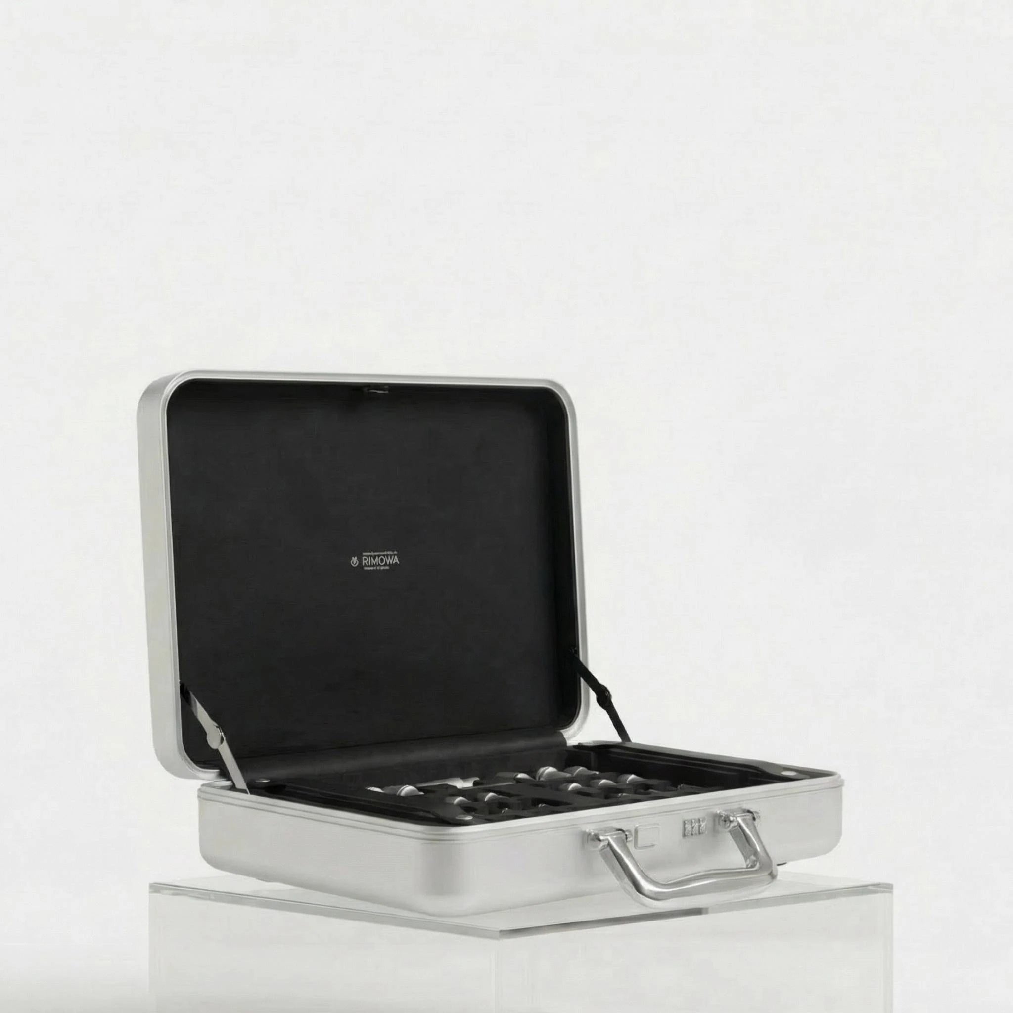 Rimowa Chess Attache Aluminium, Inside