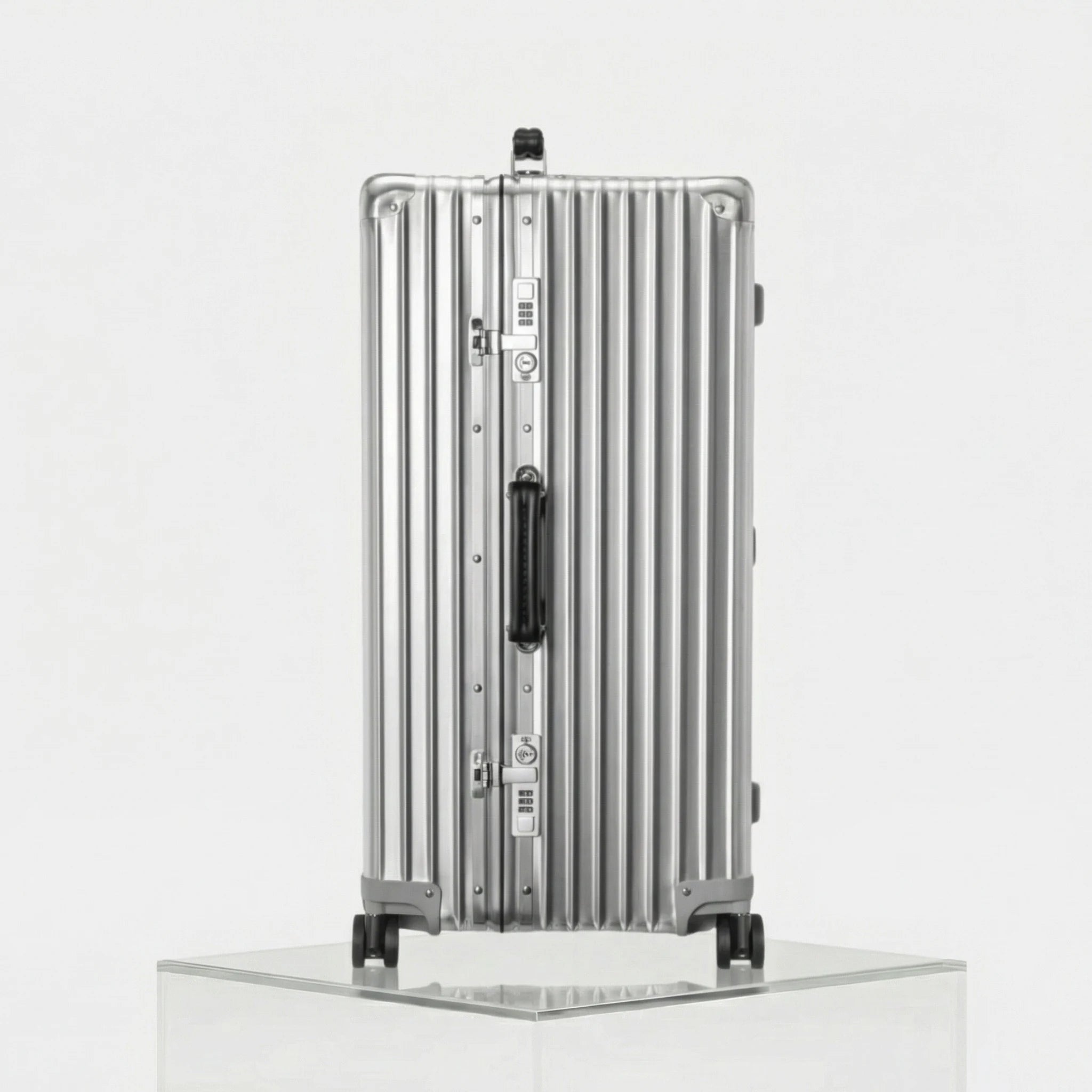 Rimowa Classic Trunk, SIlver, Side