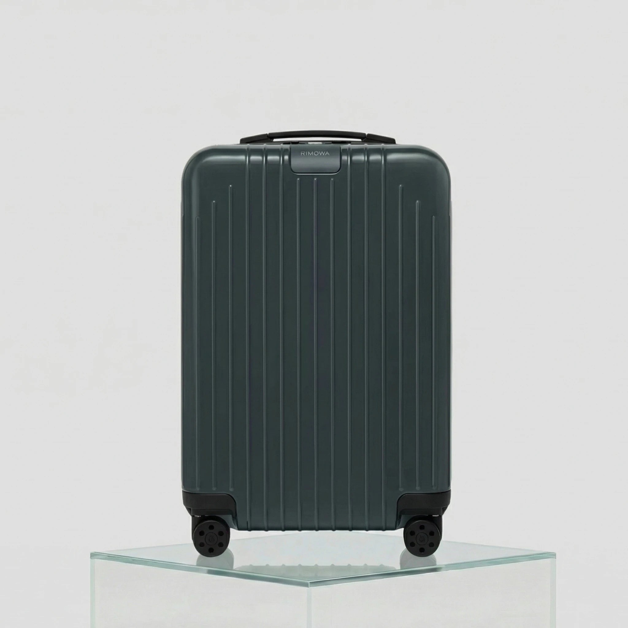 Rimowa Essential Lite Cabin, Grey, Front