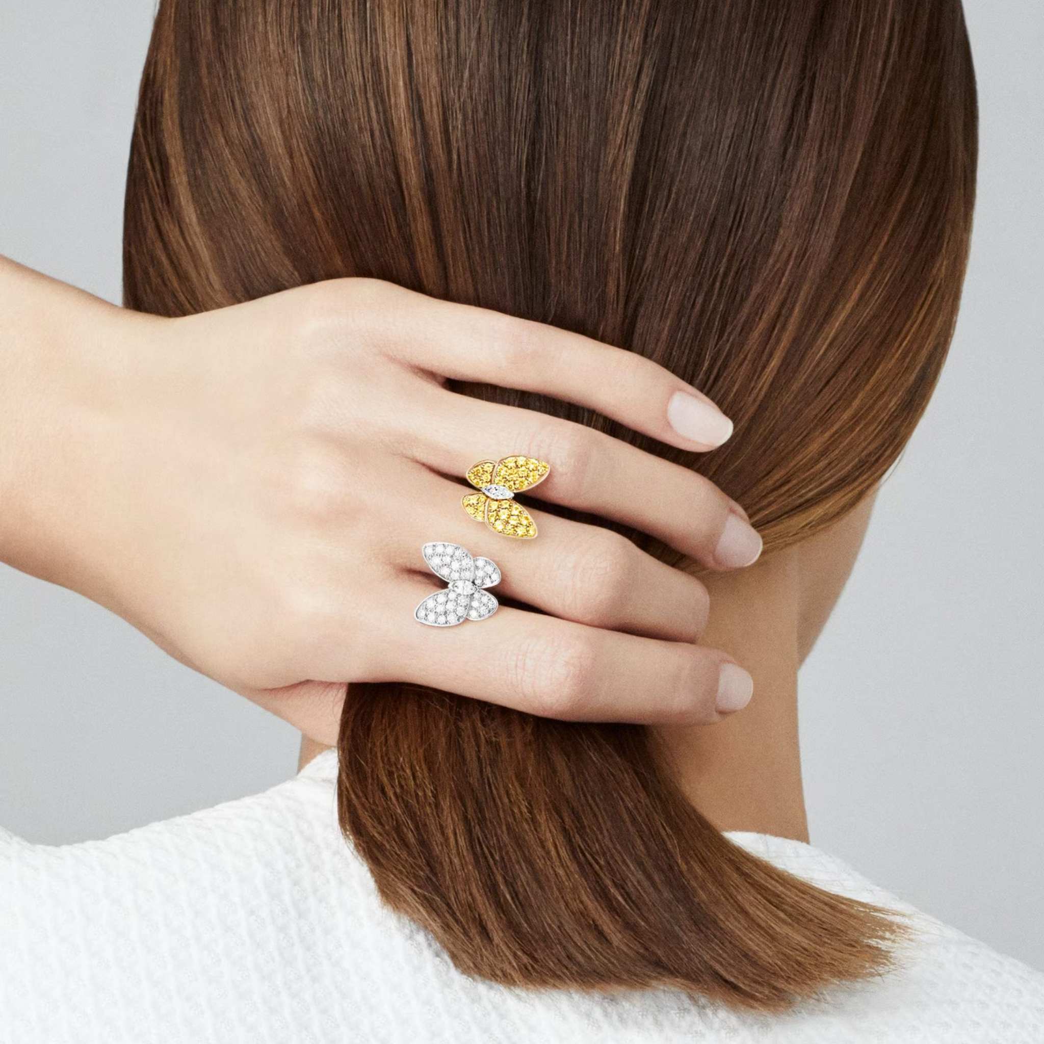 Two Butterfly Between the Finger Ring White Gold Diamond Sapphire, Model