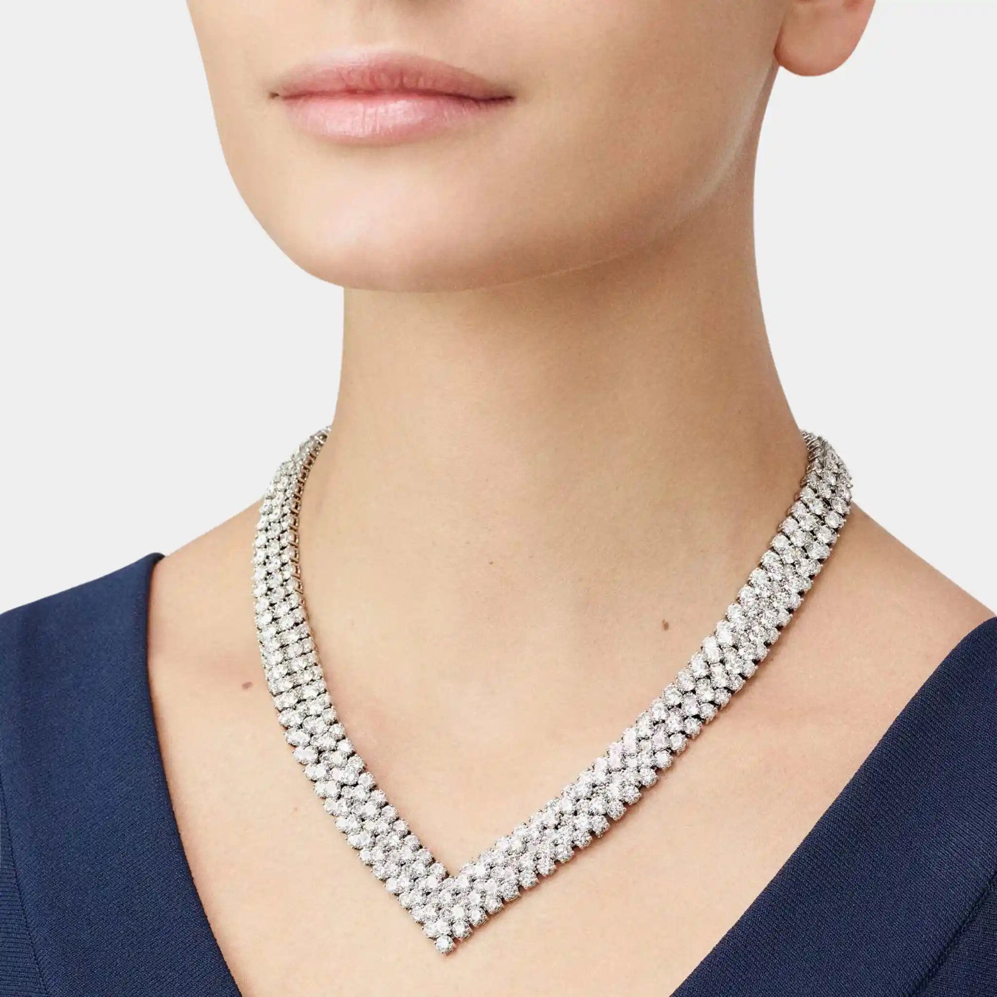 Van Cleef & Arpels À Cheval Transformable Necklace Platinum Diamond, Model