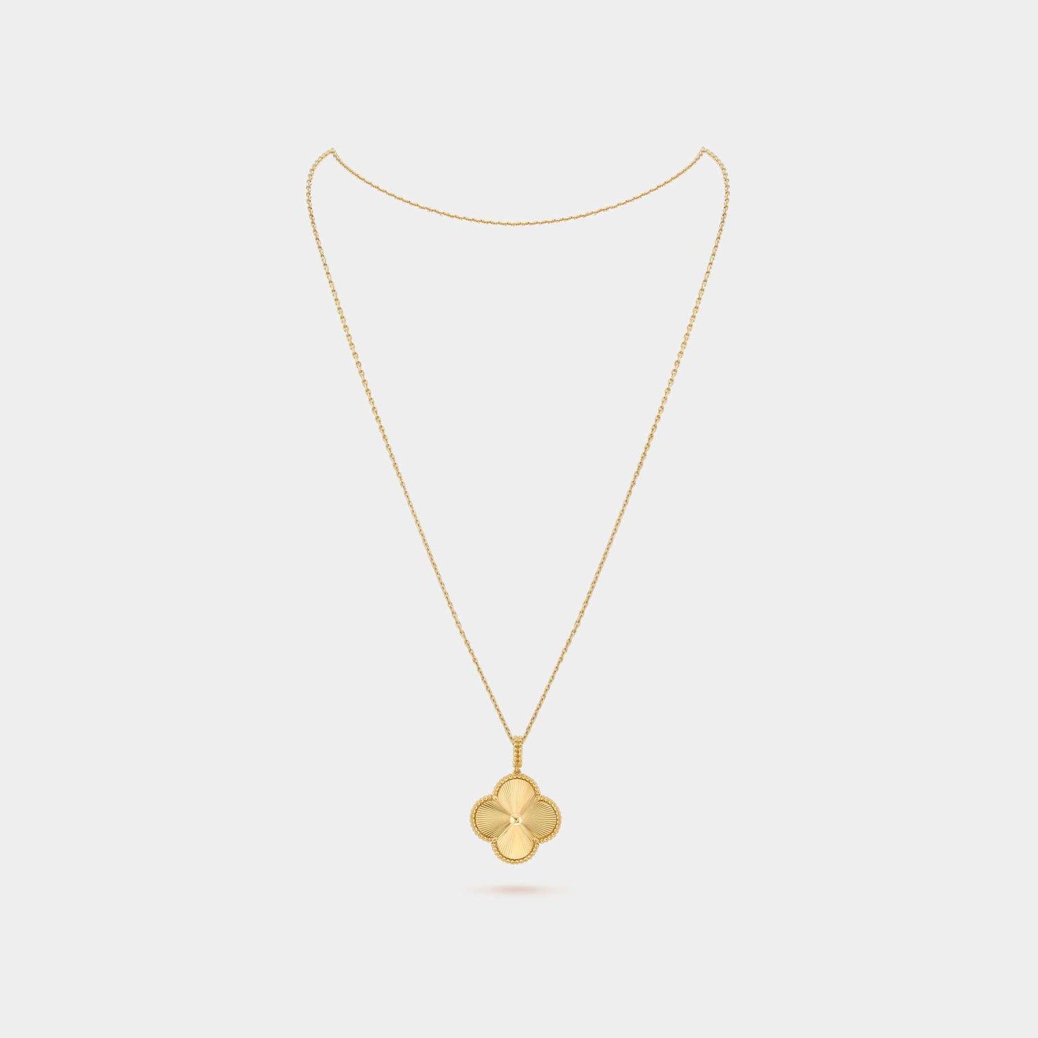 Van Cleef & Arpels Magic Alhambra Long Necklace 1 motif Yellow Gold, Front