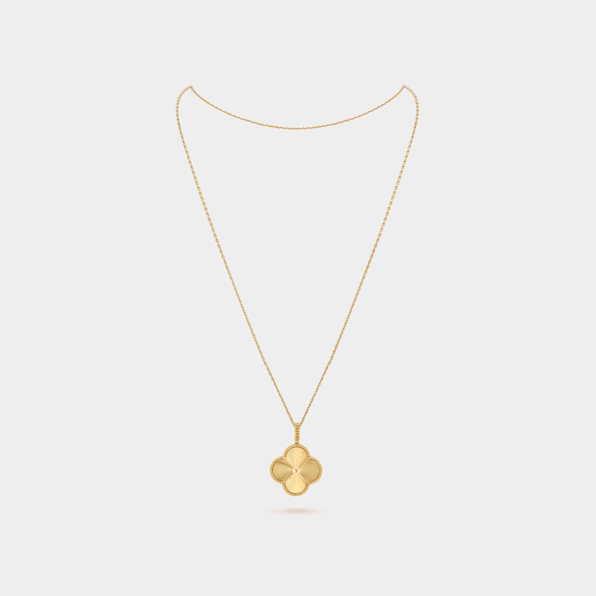 Van Cleef & Arpels Magic Alhambra Long Necklace 1 motif Yellow Gold, Front