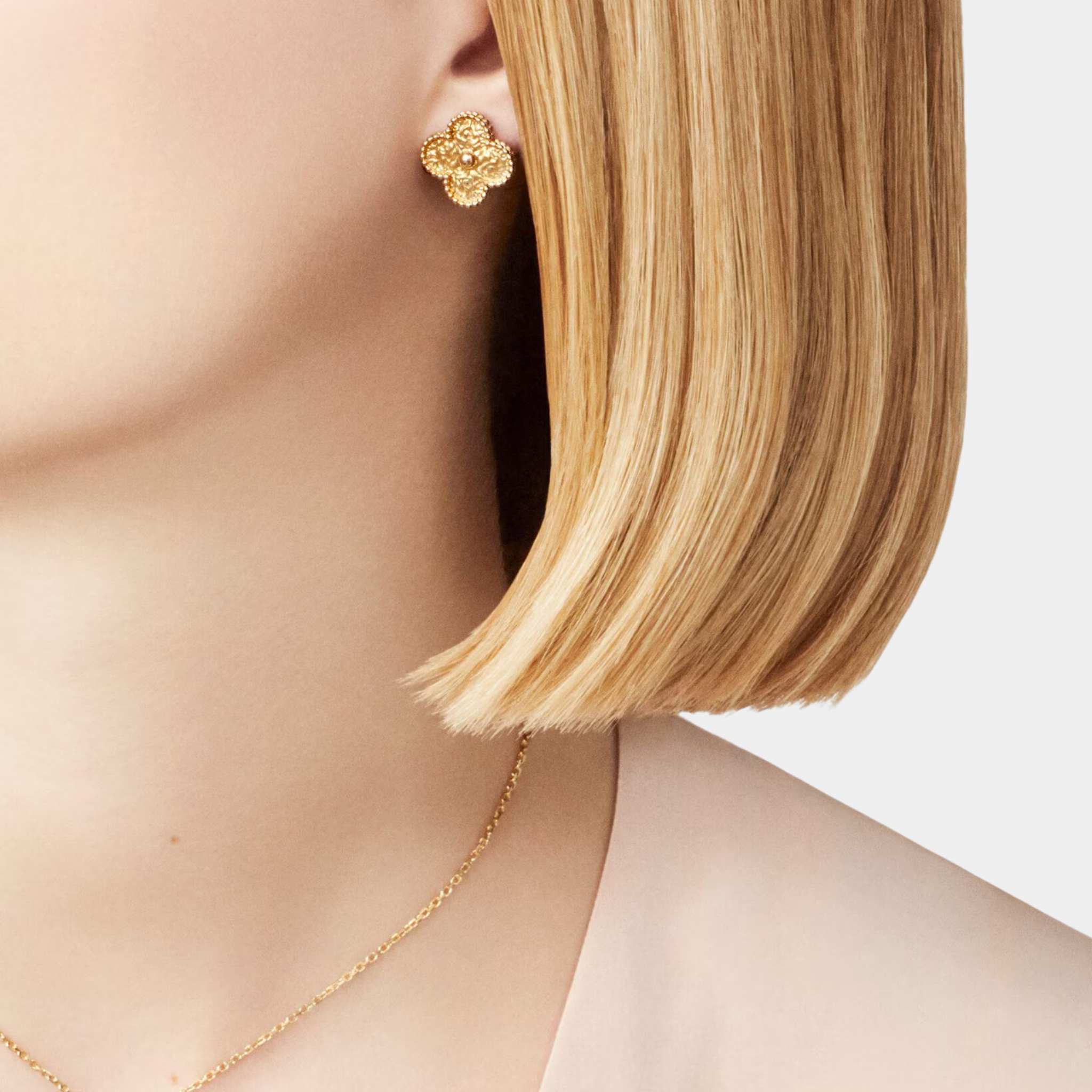 Van Cleef & Arpels Vintage Alhambra Earrings Yellow Gold, Model