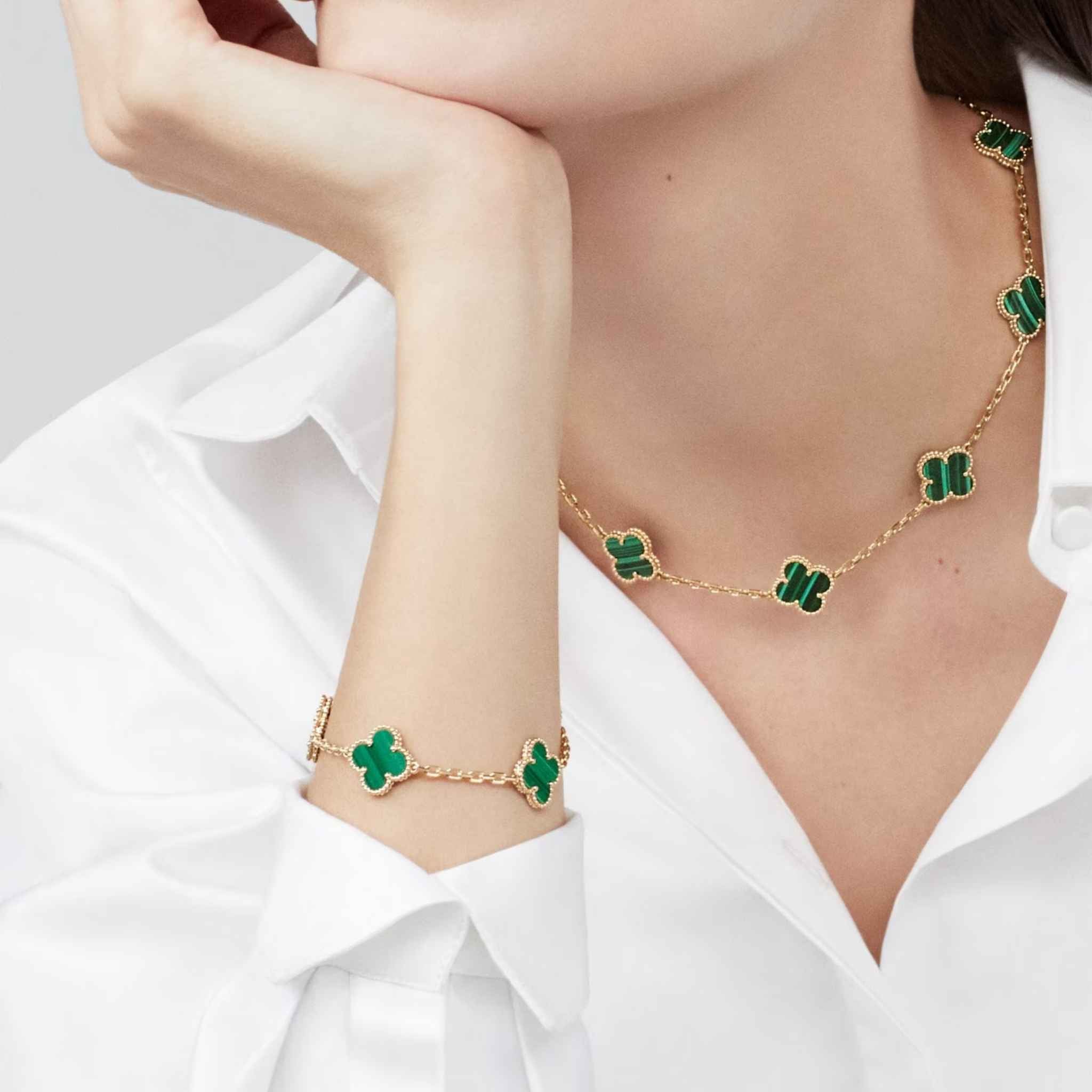 Van Cleef & Arpels Alhambra Gold Motifs Bracelet Malachite , Model view