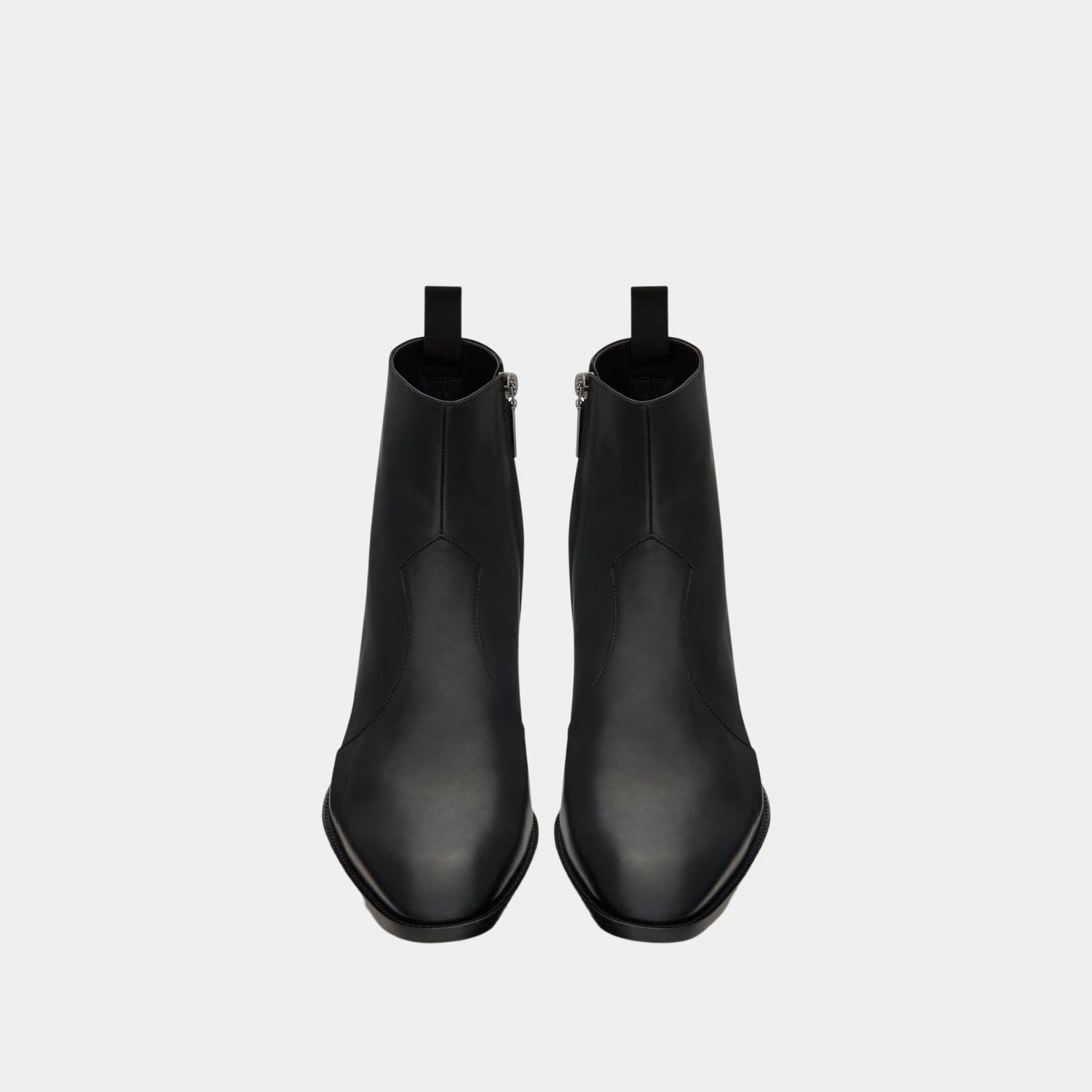 Yves Saint Laurent Wyatt Boots in Black Smooth Leather, Close