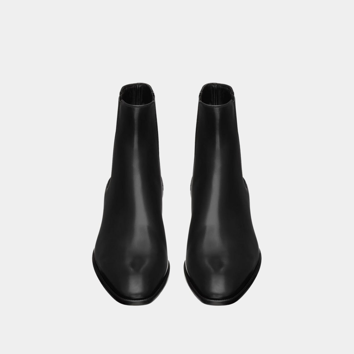 Yves Saint Laurent Wyatt Chelsea Boots in Black Smooth Leather, Close