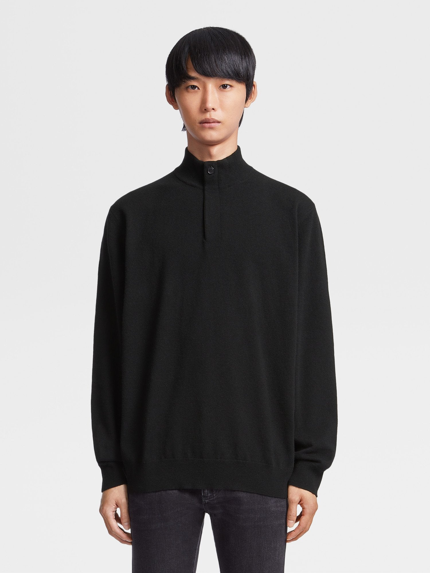 BLACK OASI CASHMERE ZIP MOCK NECK SWEATER