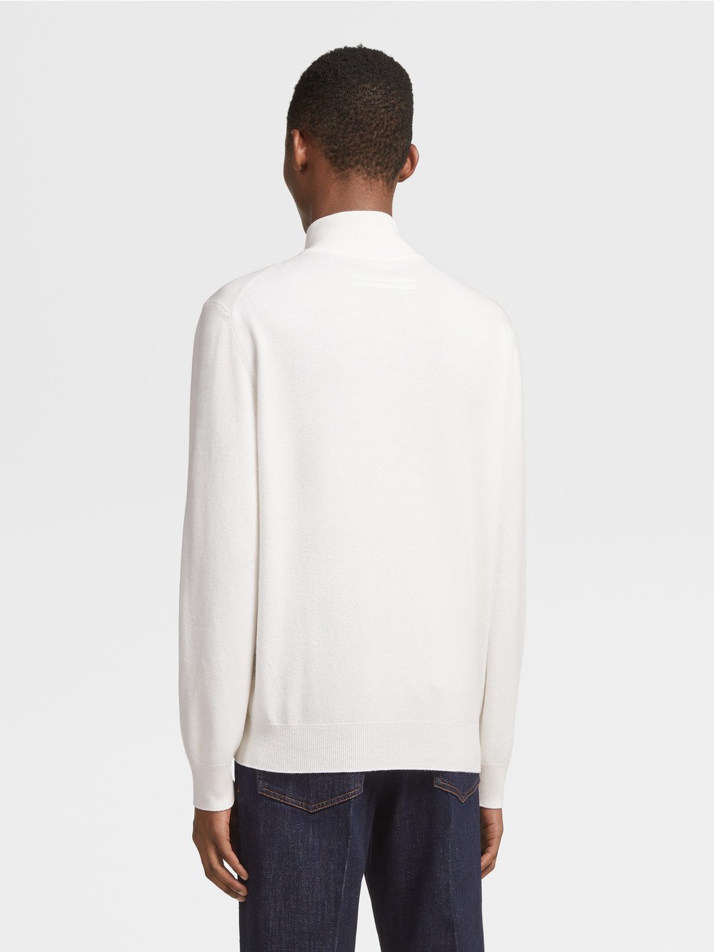 WHITE OASI CASHMERE ZIP MOCK NECK SWEATER