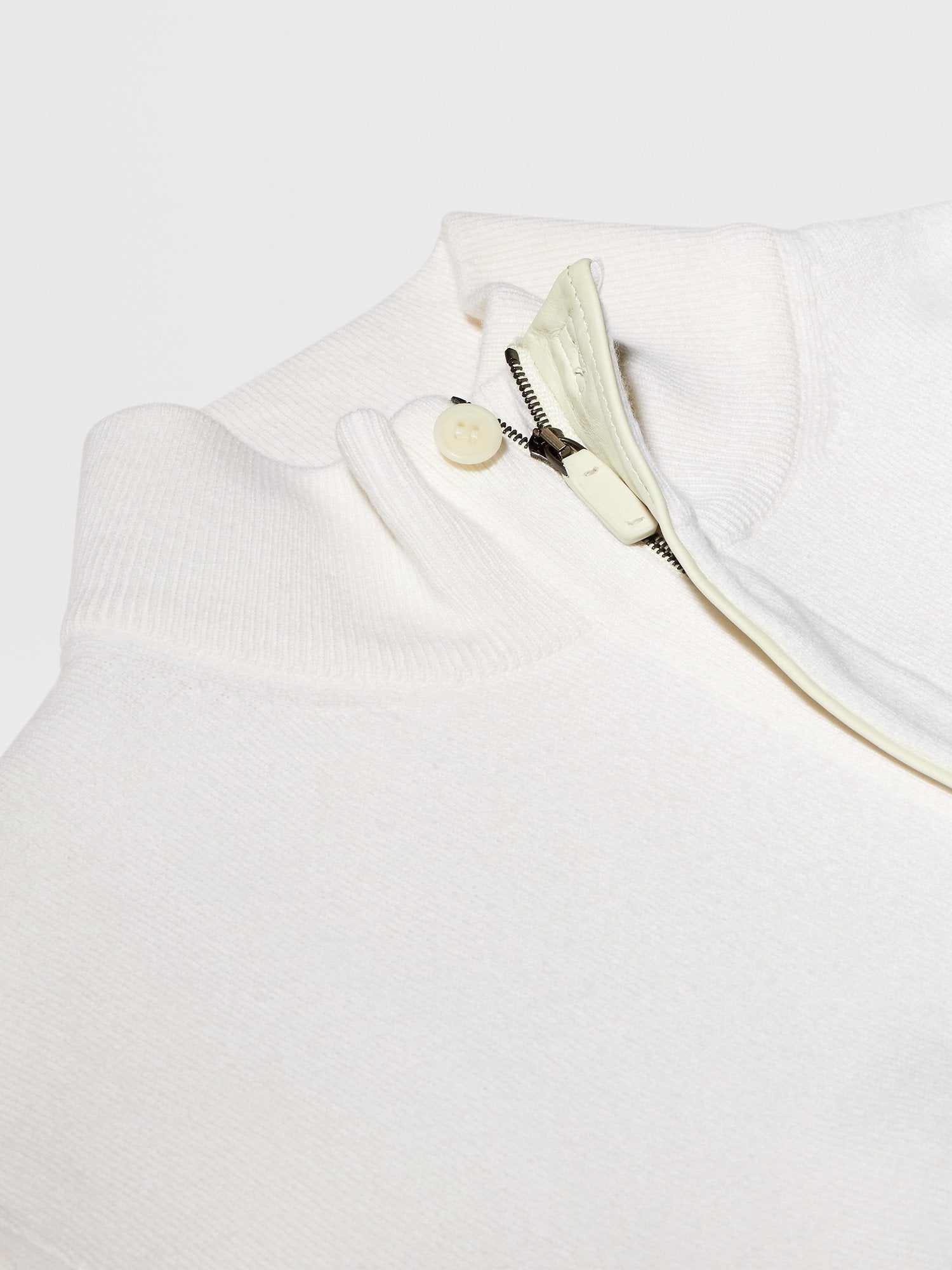 WHITE OASI CASHMERE ZIP MOCK NECK SWEATER