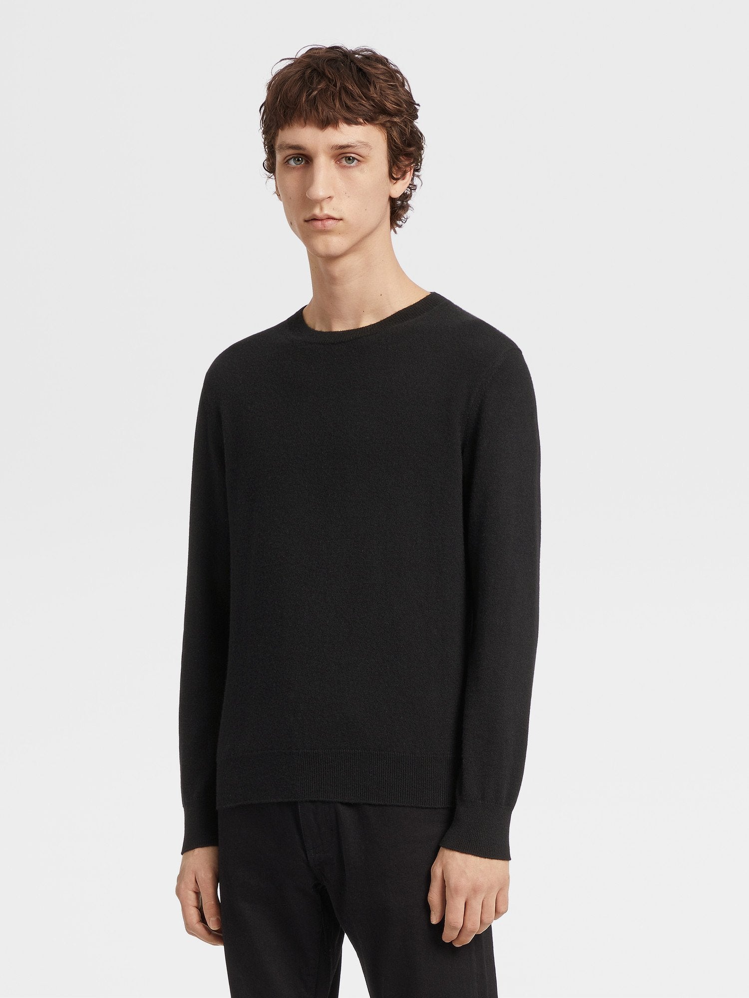 BLACK OASI CASHMERE CREWNECK