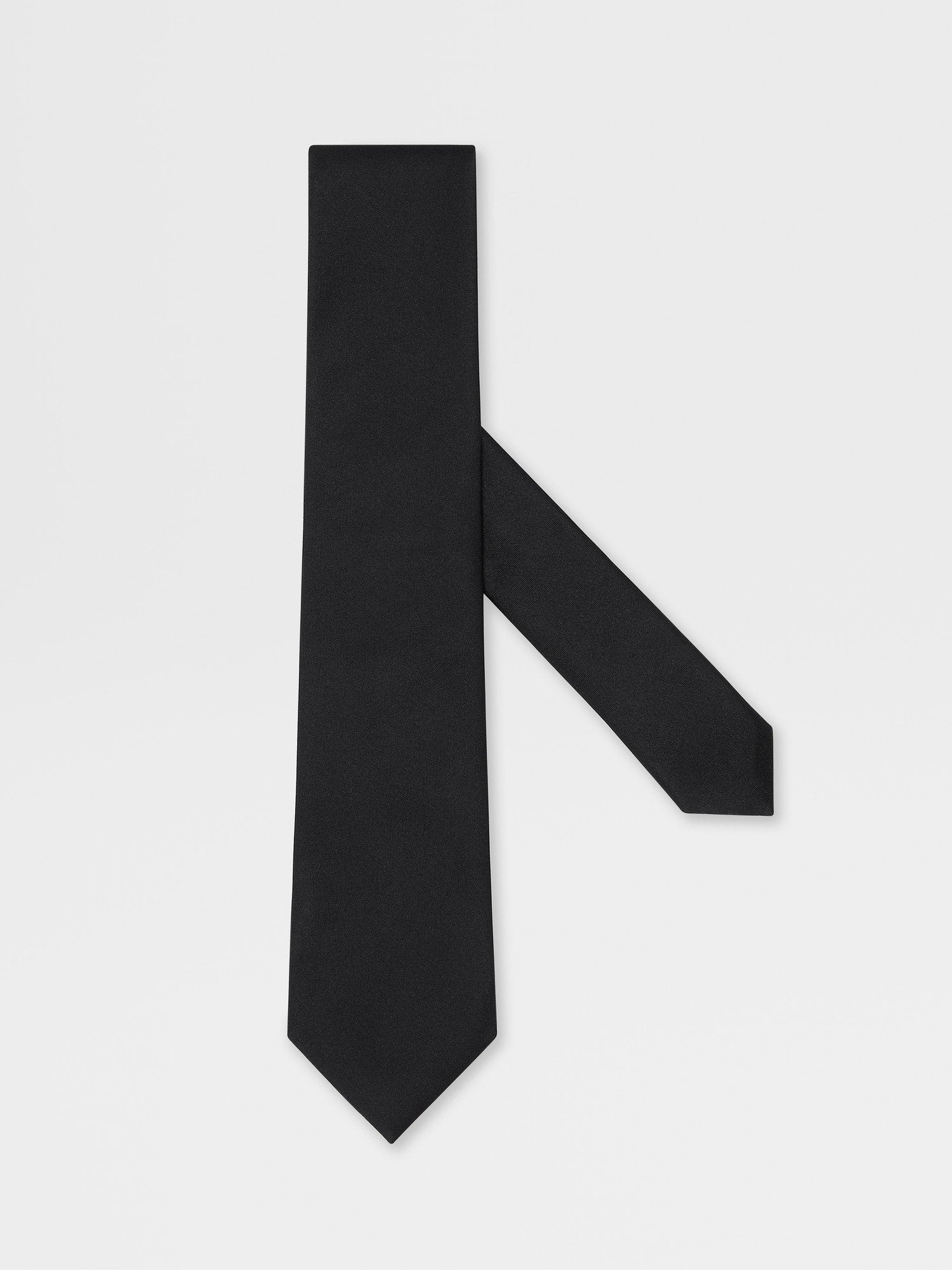 BLACK SILK TIE