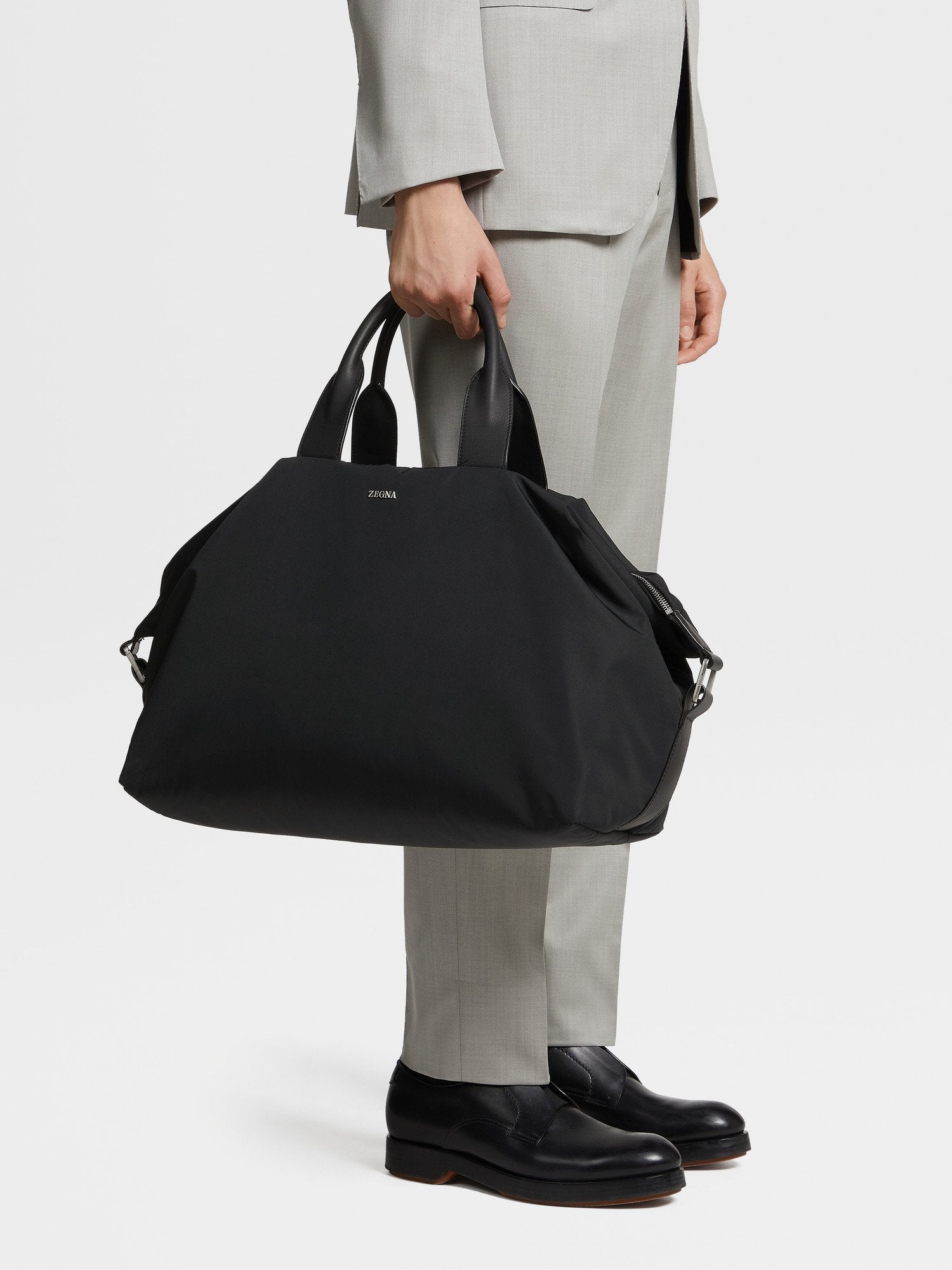 BLACK TECHNICAL FABRIC HOLDALL