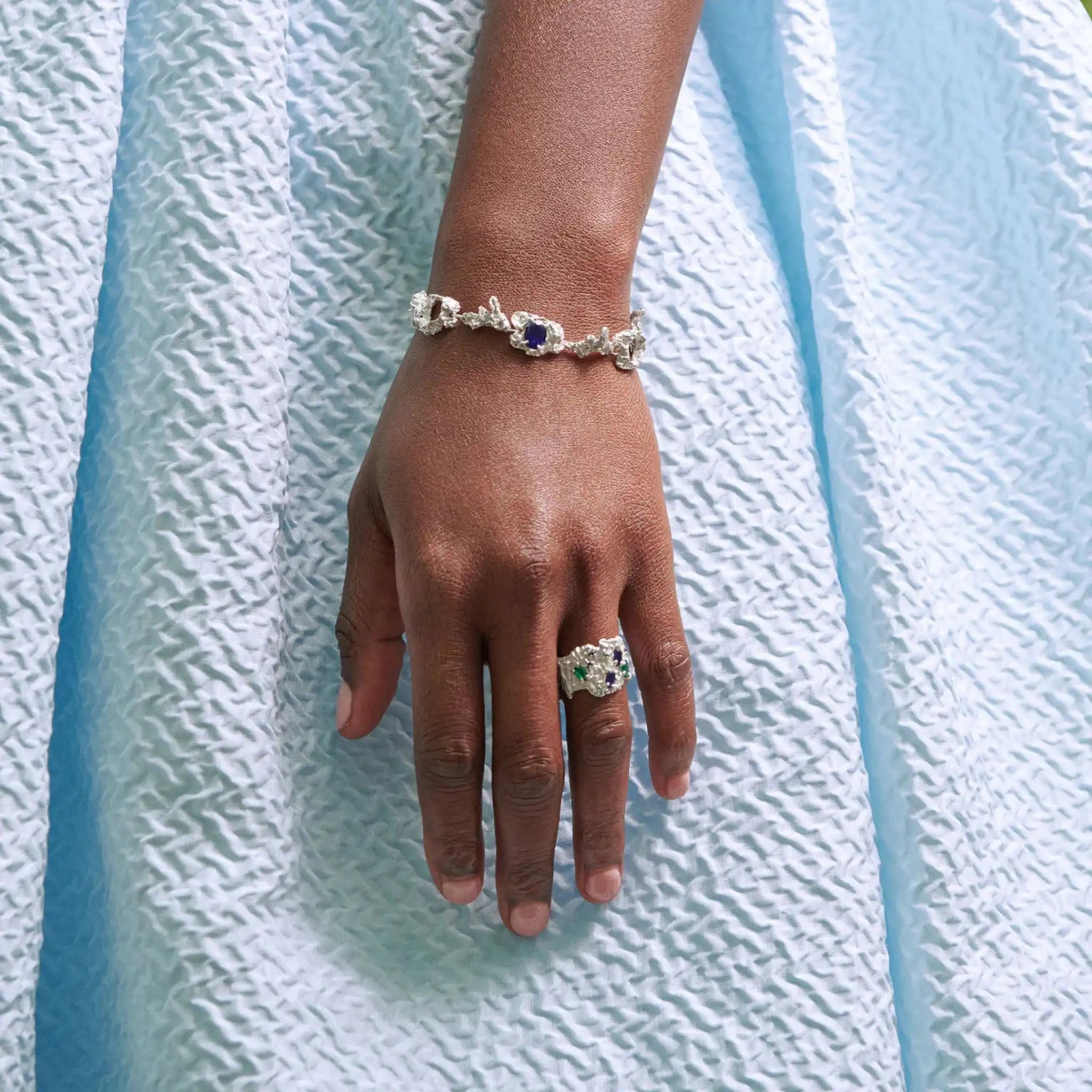 Shiitake Sapphire Emerald Argenti Ring Model 