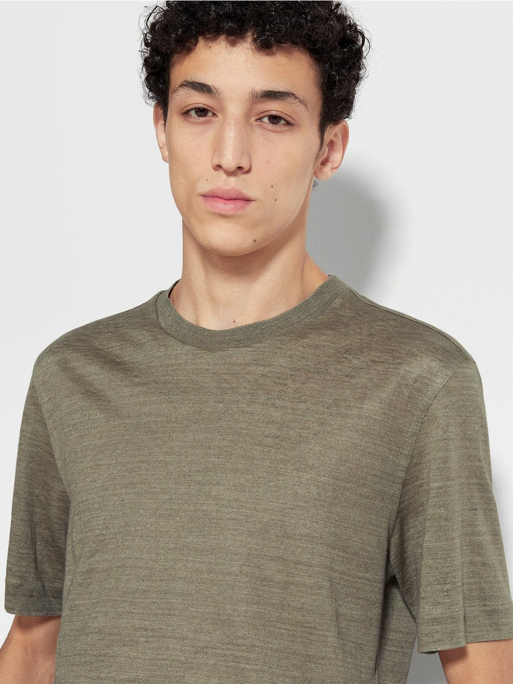 OLIVE GREEN LINEN T-SHIRT