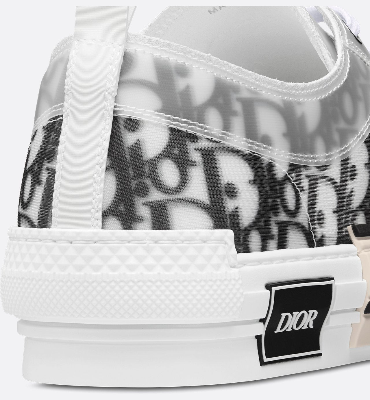 B23 Low Top Sneaker White And Black Dior Oblique Canvas